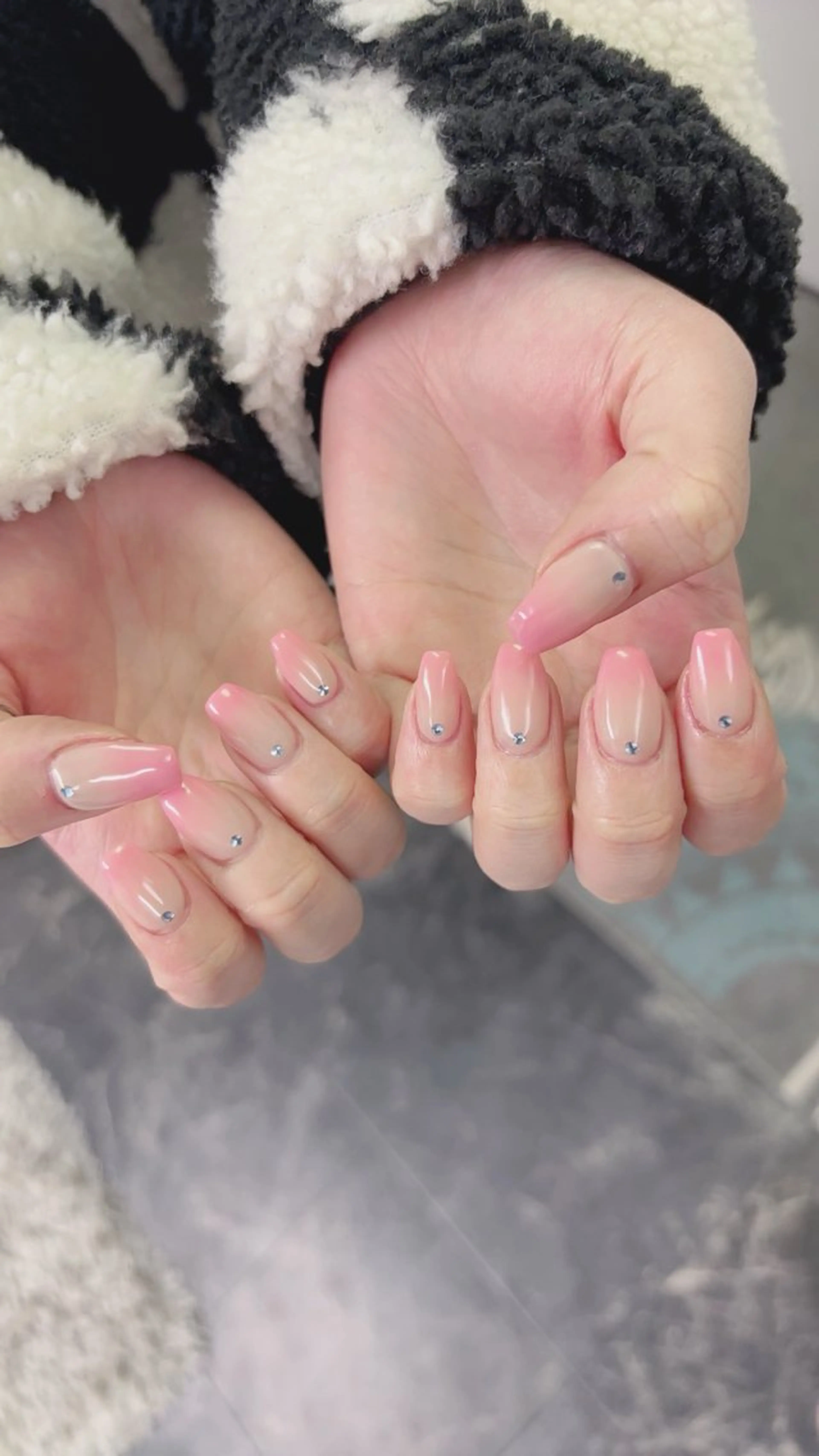 ネイル アートネイル フットネイル フレンチネイル ジェルネイル グラデーション ハンドネイル ハンドケア 💎ビューティサロン 湘南　RIRAN💎のネイルデザイン