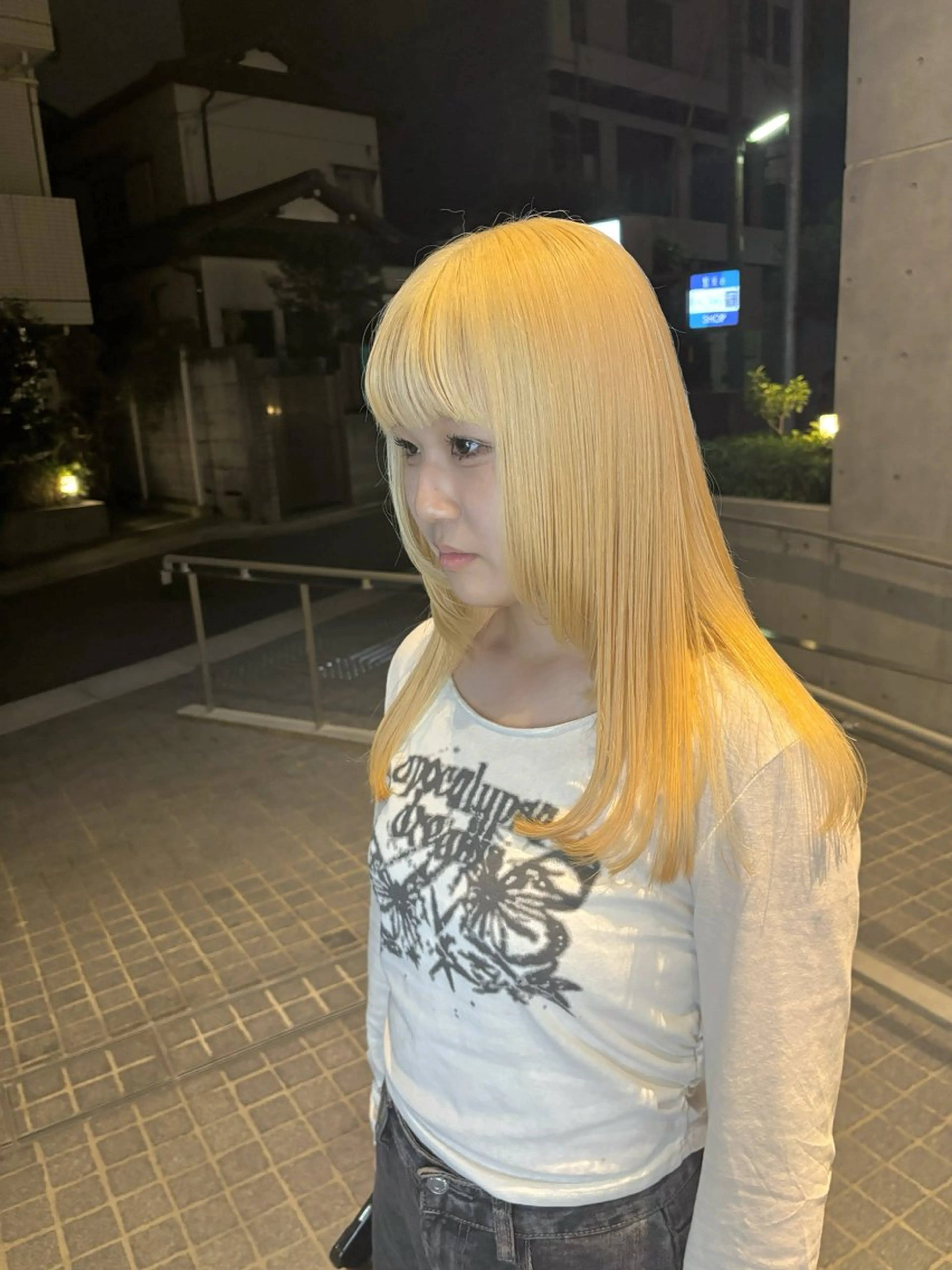 セミロング カラー ヘアカラー しほ/ハイトーン/ メンズパーマ/バンドのヘアスタイル