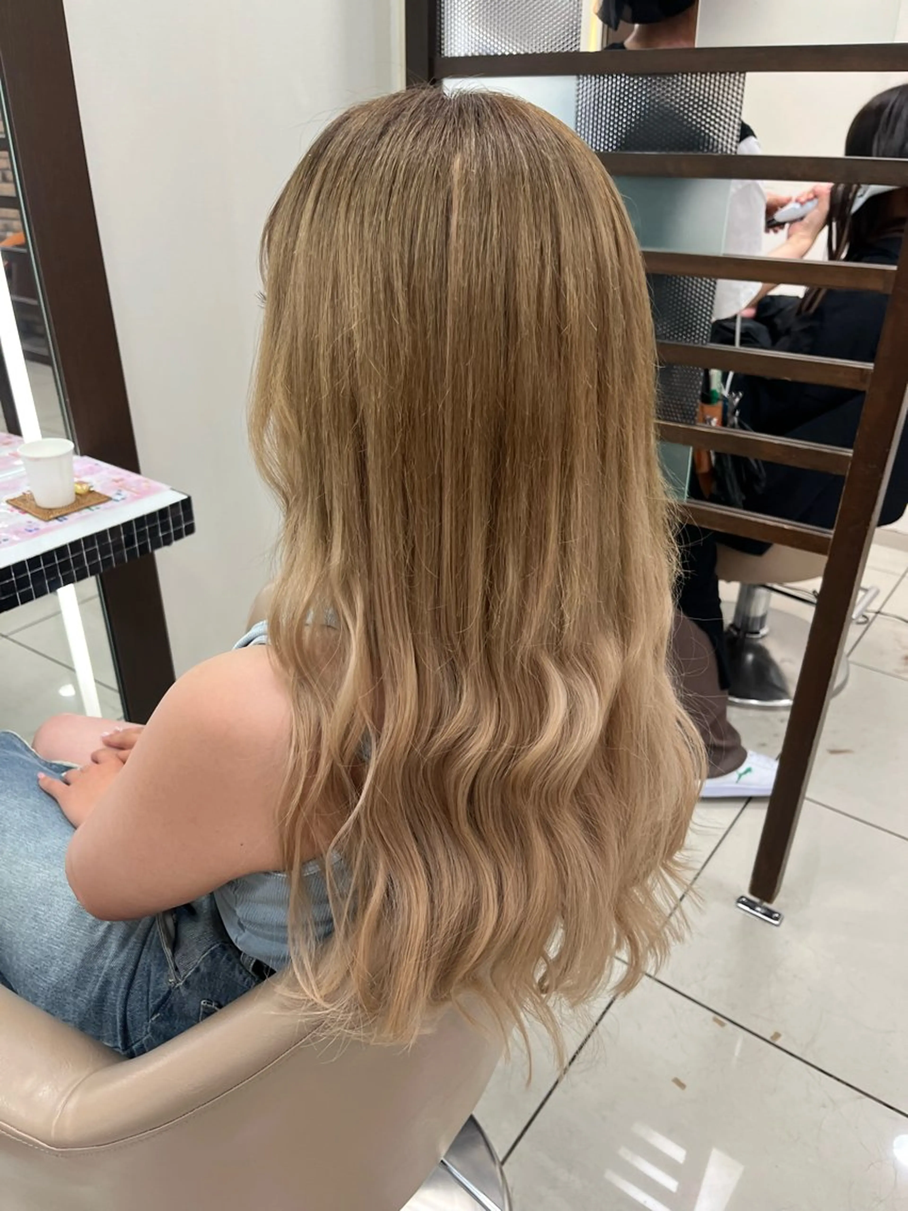 ロング カット ヘアカラー トリートメント エクステ 羽エクステ🩷 🤍まき🤍のマツエク・マツパデザイン