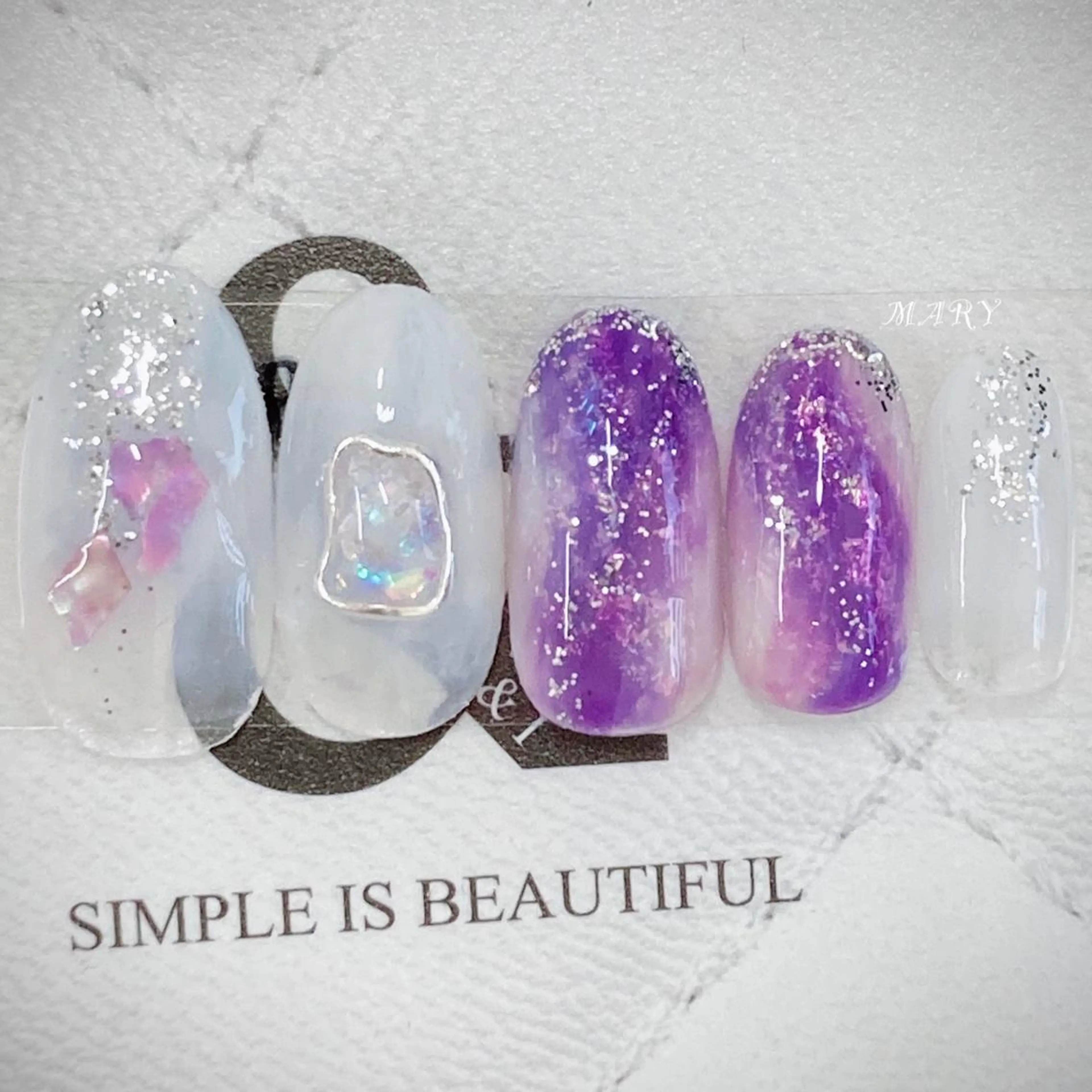 ネイル アートネイル ニュアンスネイル ワンカラーネイル パープル ホワイト ハンドネイル Mary nail所属・Mary nail .narumiのネイルデザイン