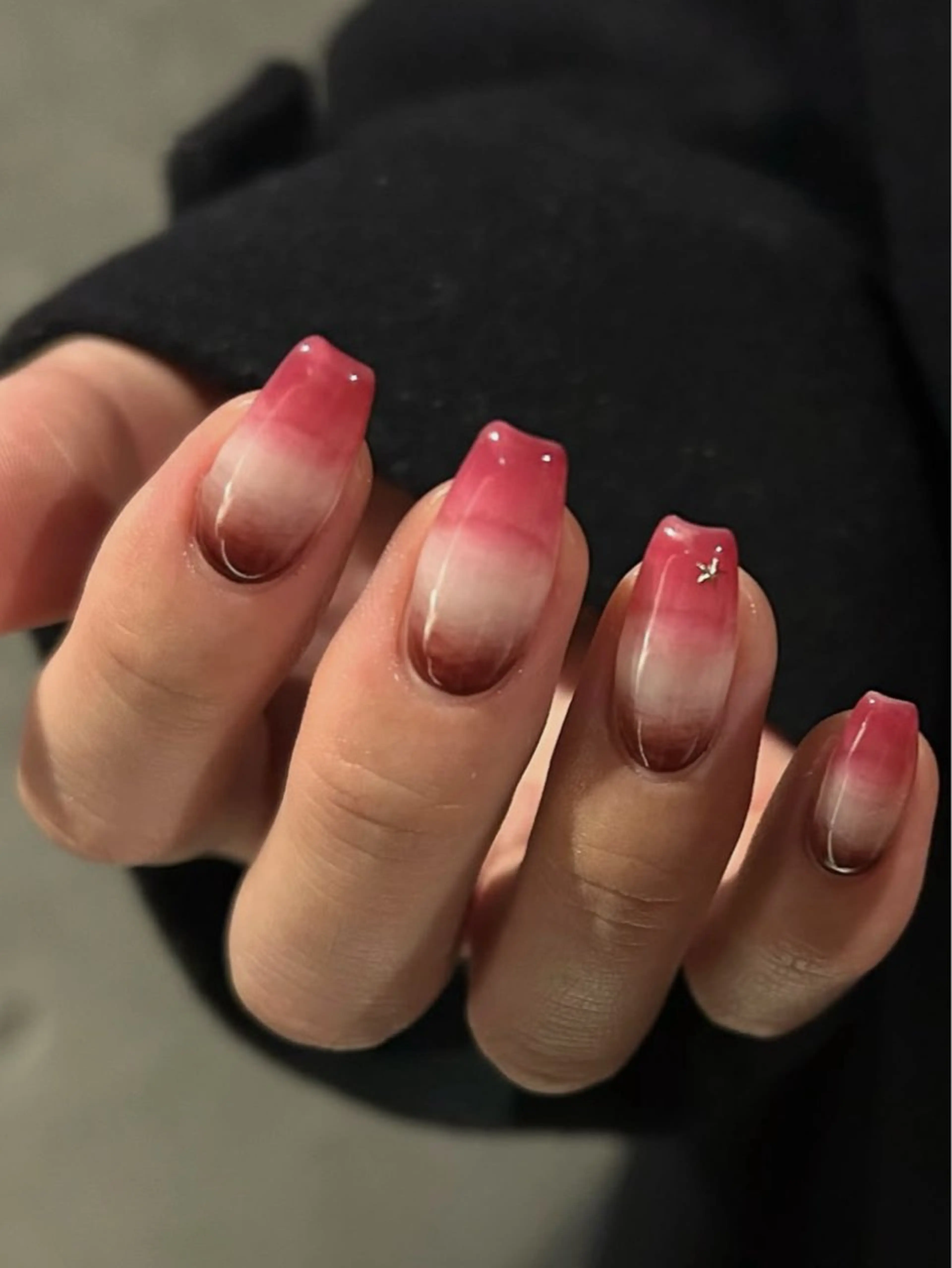 ネイル アートネイル グラデーション ニュアンスネイル talo .のネイルデザイン