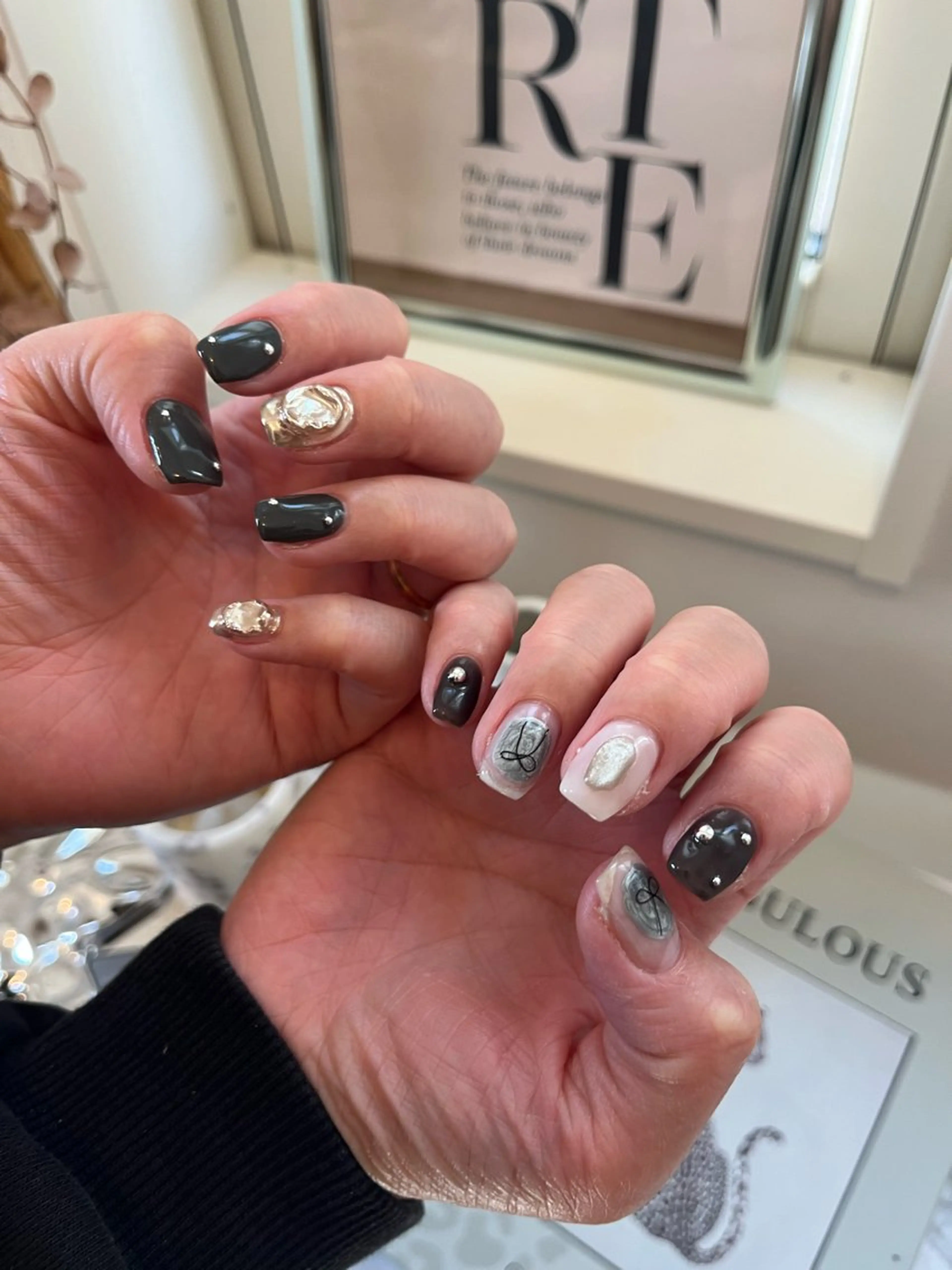 ネイル S. SAYAのネイルデザイン