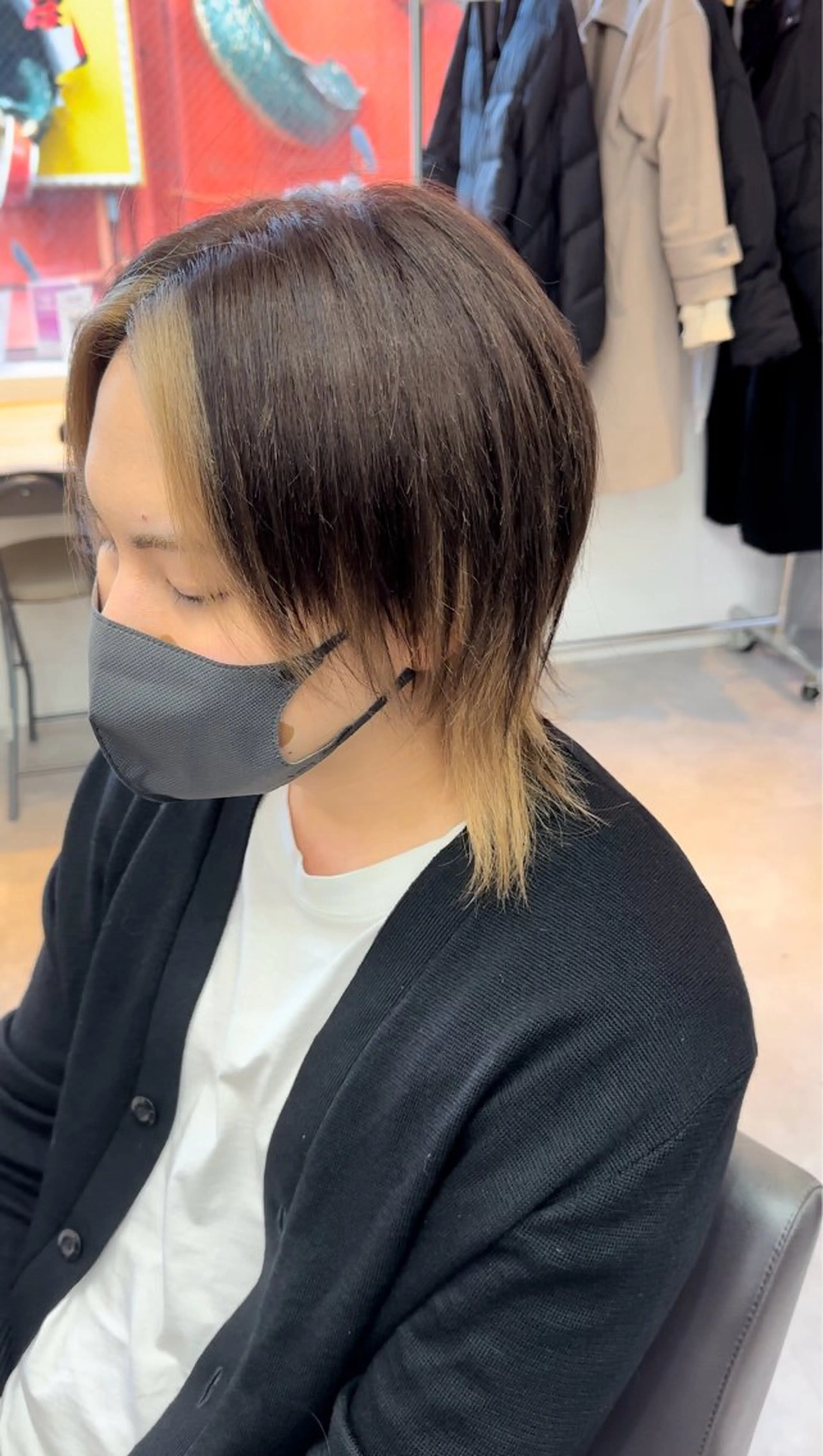 ショート 奥本 侑 ハイトーン、髪質改善のヘアスタイル