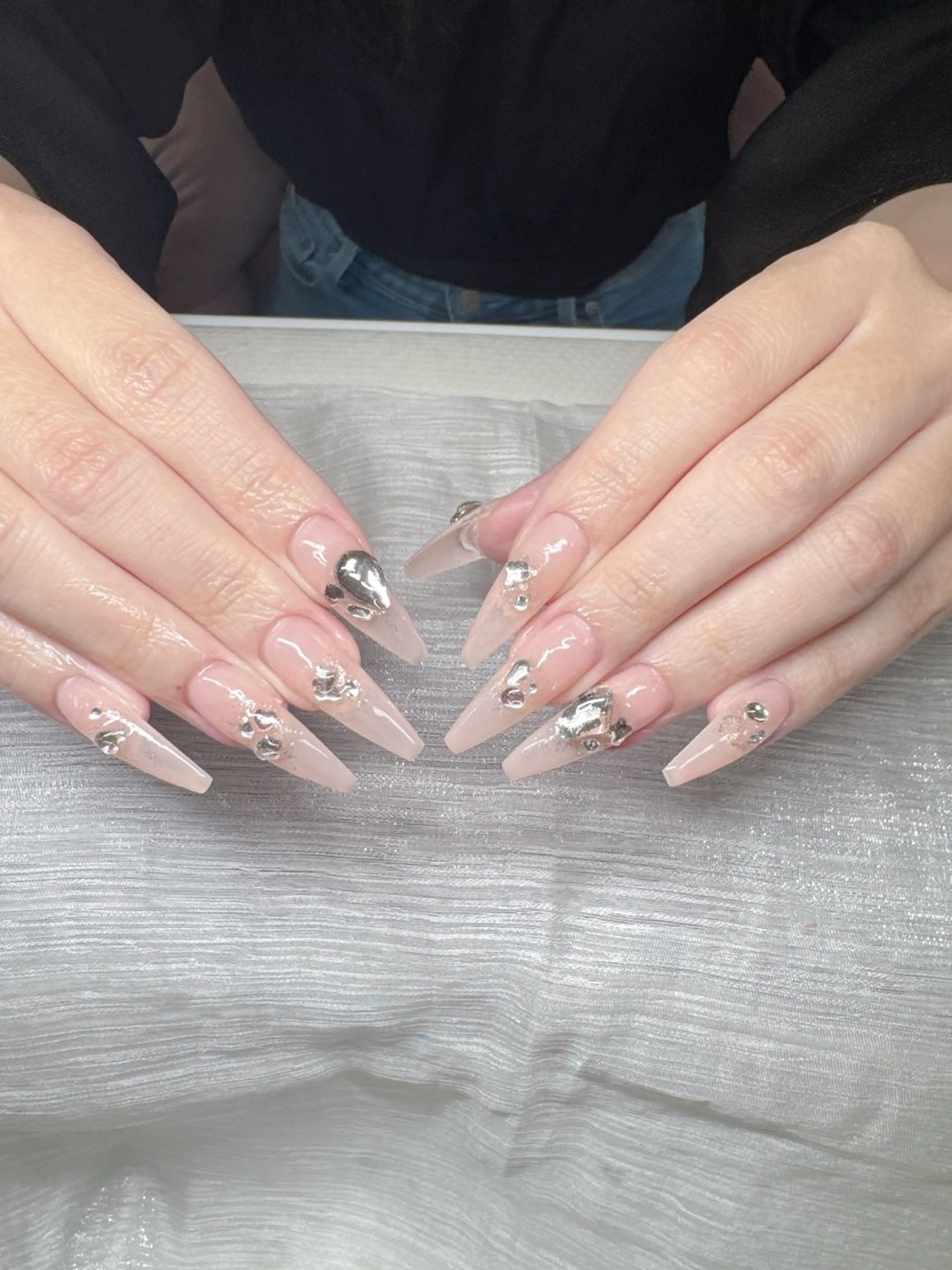 ネイル オーロラネイル チークネイル 長さ出し フットネイル フレンチネイル ハンドネイル Lee Ainのネイルデザイン