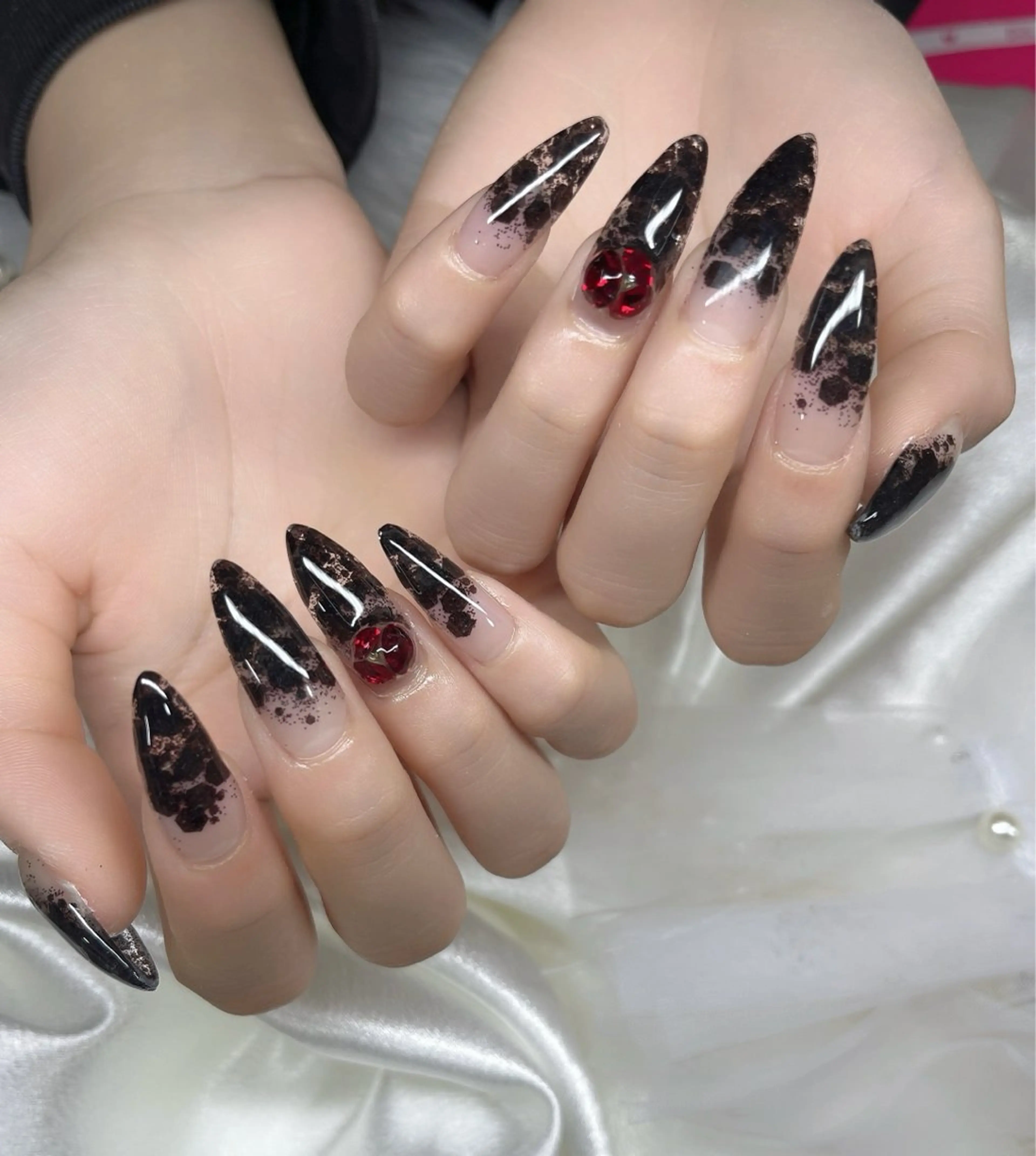 ネイル YOLO NAILのネイルデザイン