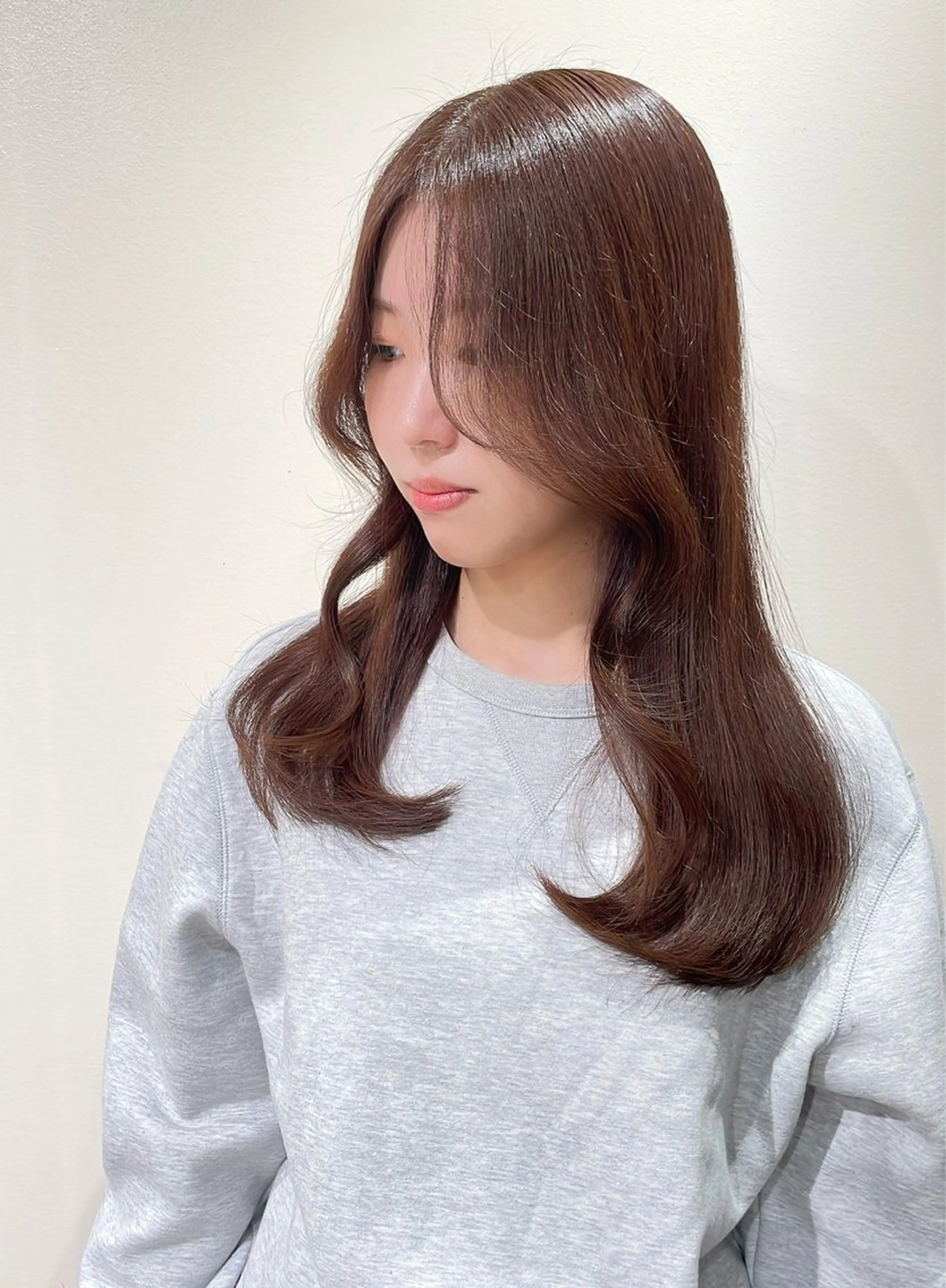 セミロング カラー くびれヘア レイヤーカット カット ヘアカラー トリートメント ヘッドスパ 🦋美髪／エクステ 🦋アベイクミのヘアスタイル