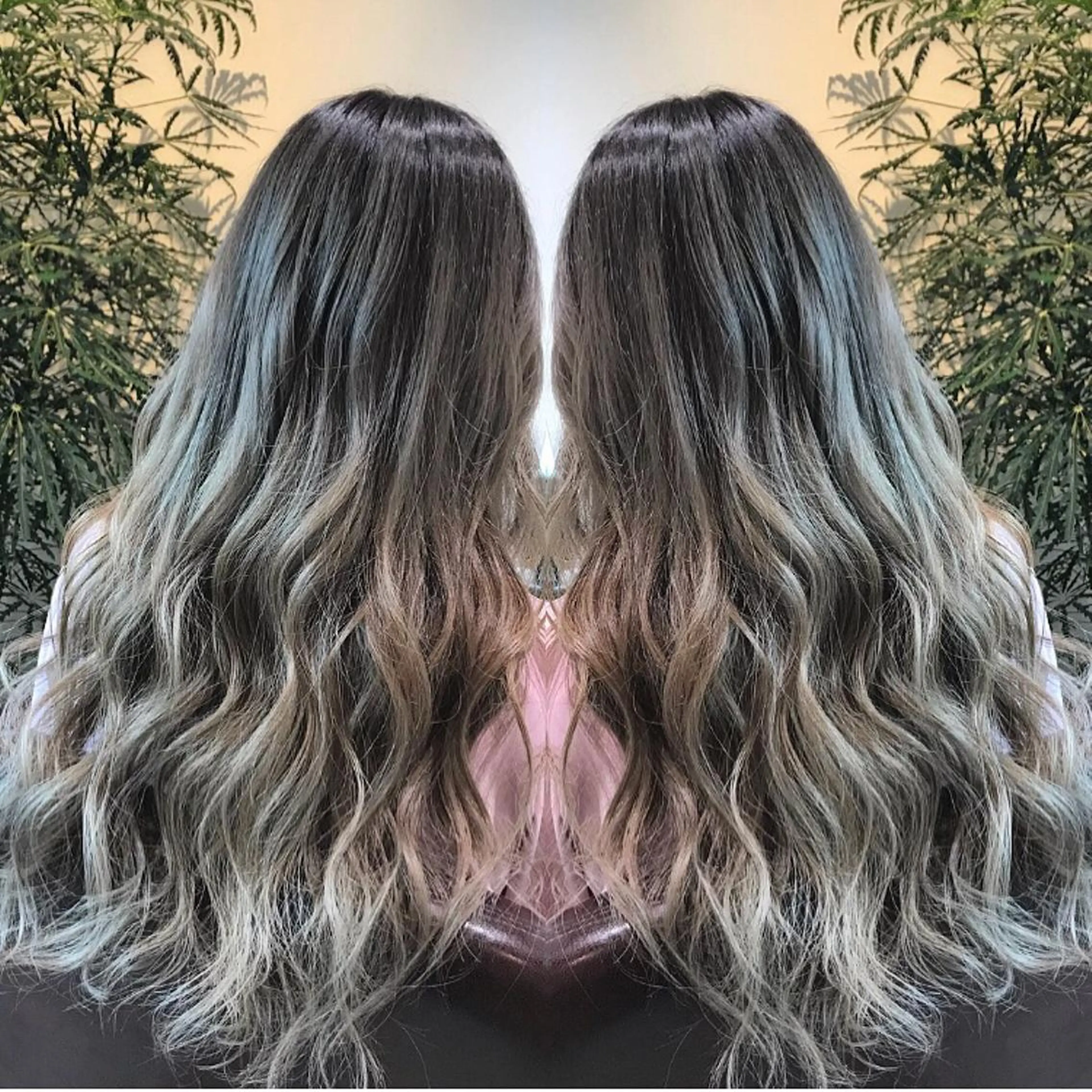 ［最高級毛質］シールエクステ40本​〜​＋カット無料​💇‍♀️🌈52cm【胸下からおへそくらいの長さです♪】の写真