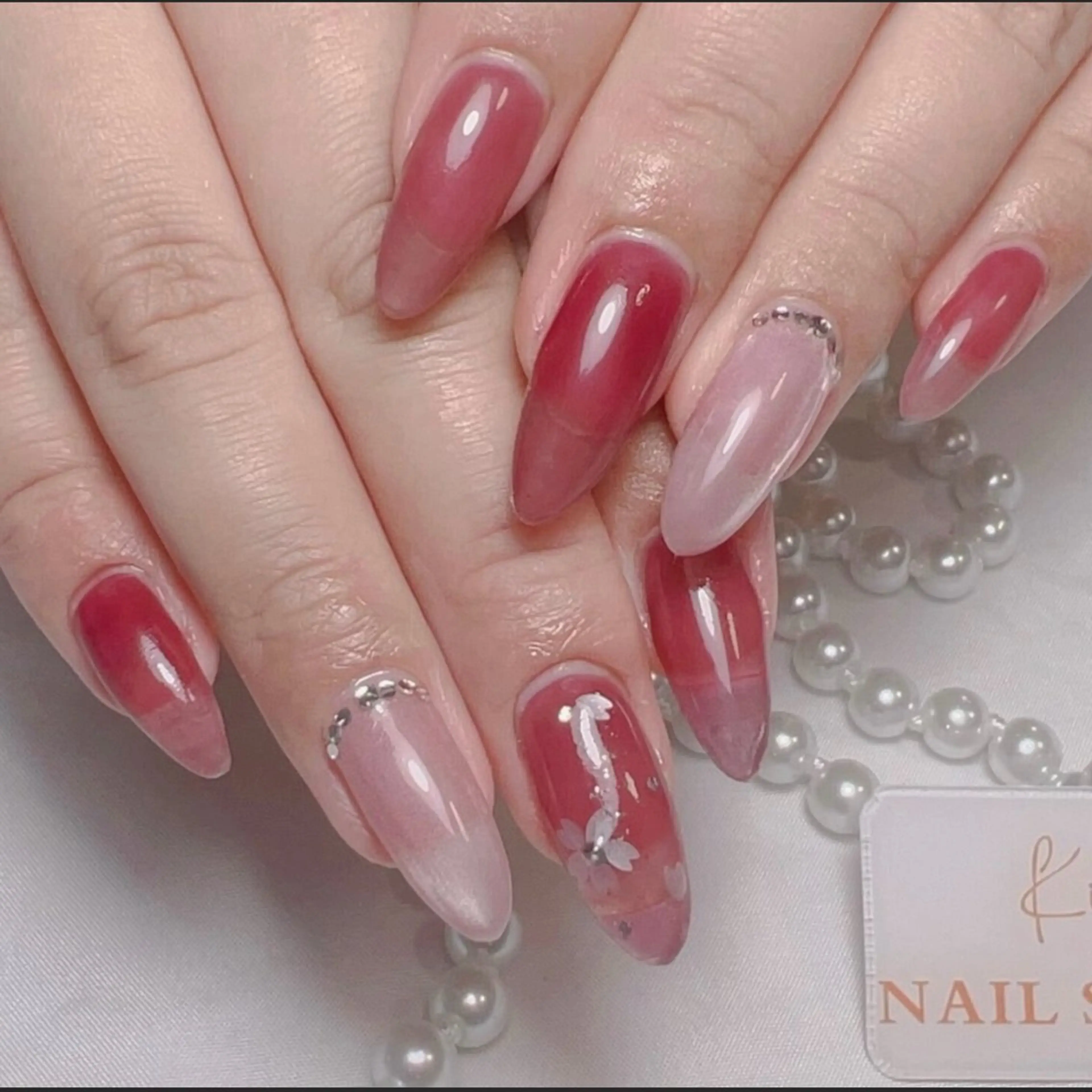 ネイル アートネイル フレンチネイル ジェルネイル グラデーション 韓国ネイル ハンドネイル 💕鈴木ユリ パラジェル/オフ無料のネイルデザイン