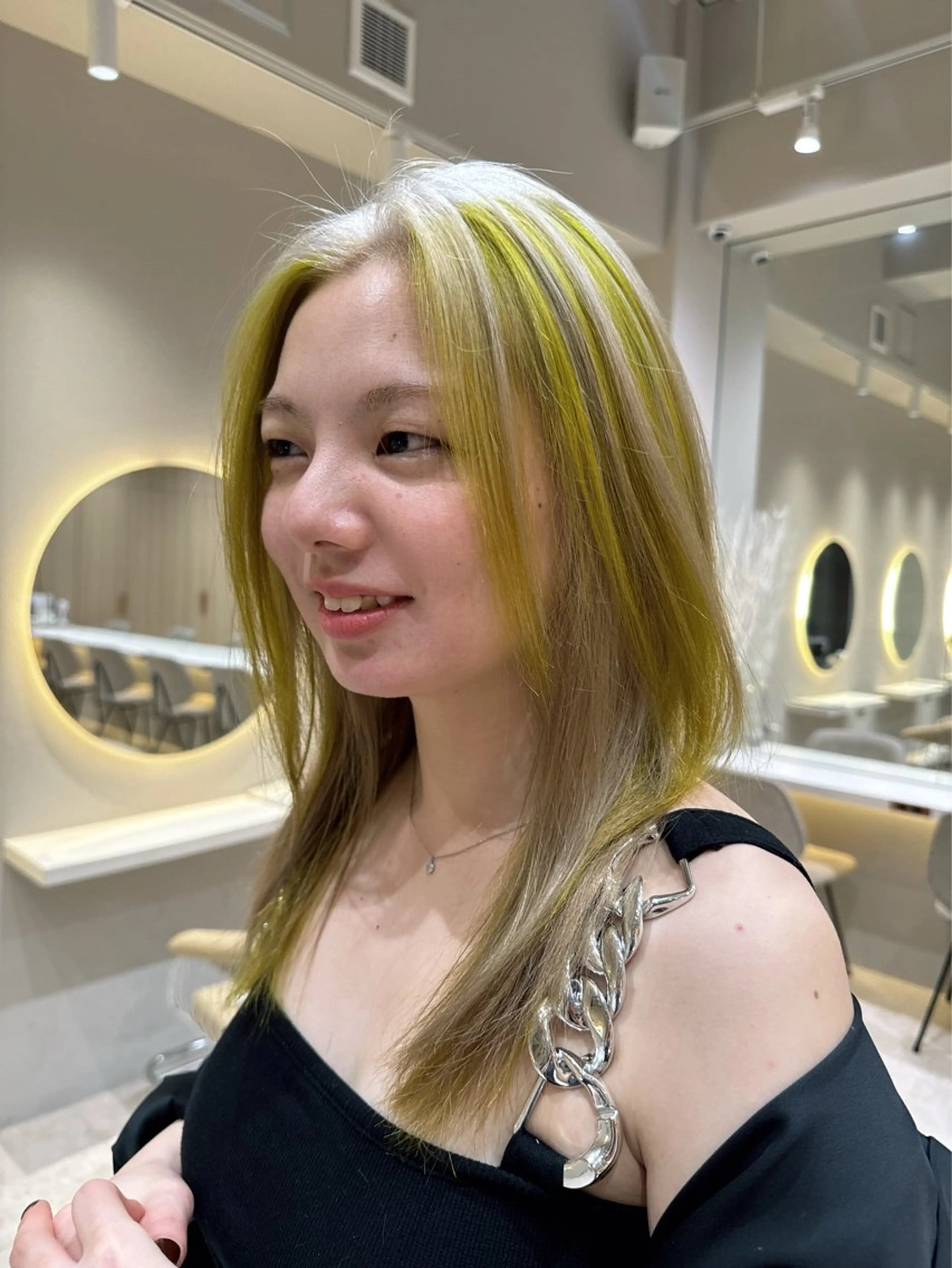 ミディアム ヘアカラー ブリーチ🌟リタッチ 🎠KANON🎡のヘアスタイル