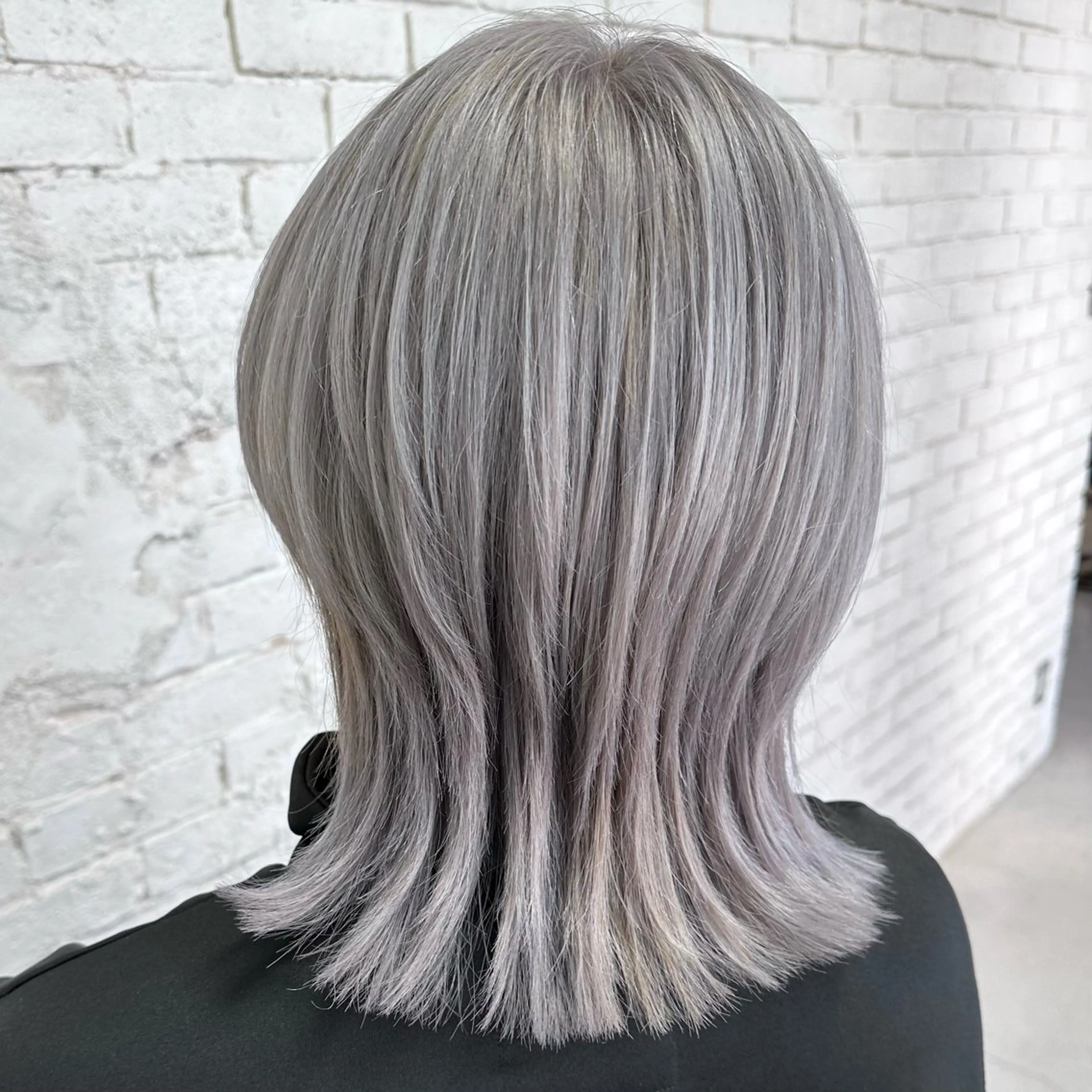 ミディアム カラー ベージュカラー ブリーチ ケアブリーチ ダブルカラー ハイトーンカラー カット ヘアカラー トリートメント レイヤーブリーチ特化 ホワイト専門/岸のヘアスタイル