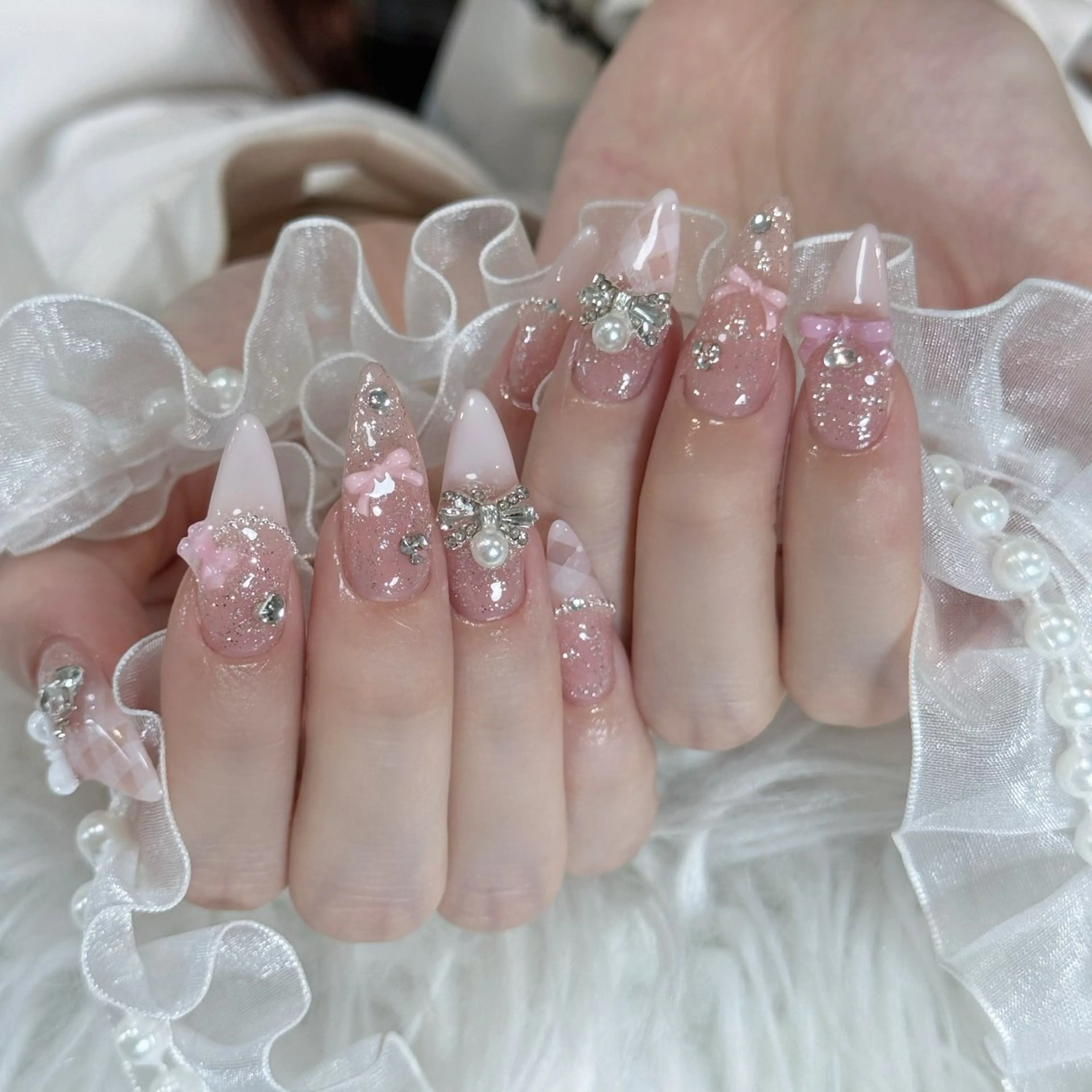 ネイル ボルドー ブラウン チークネイル ドット フットネイル Julli NailStudioのネイルデザイン