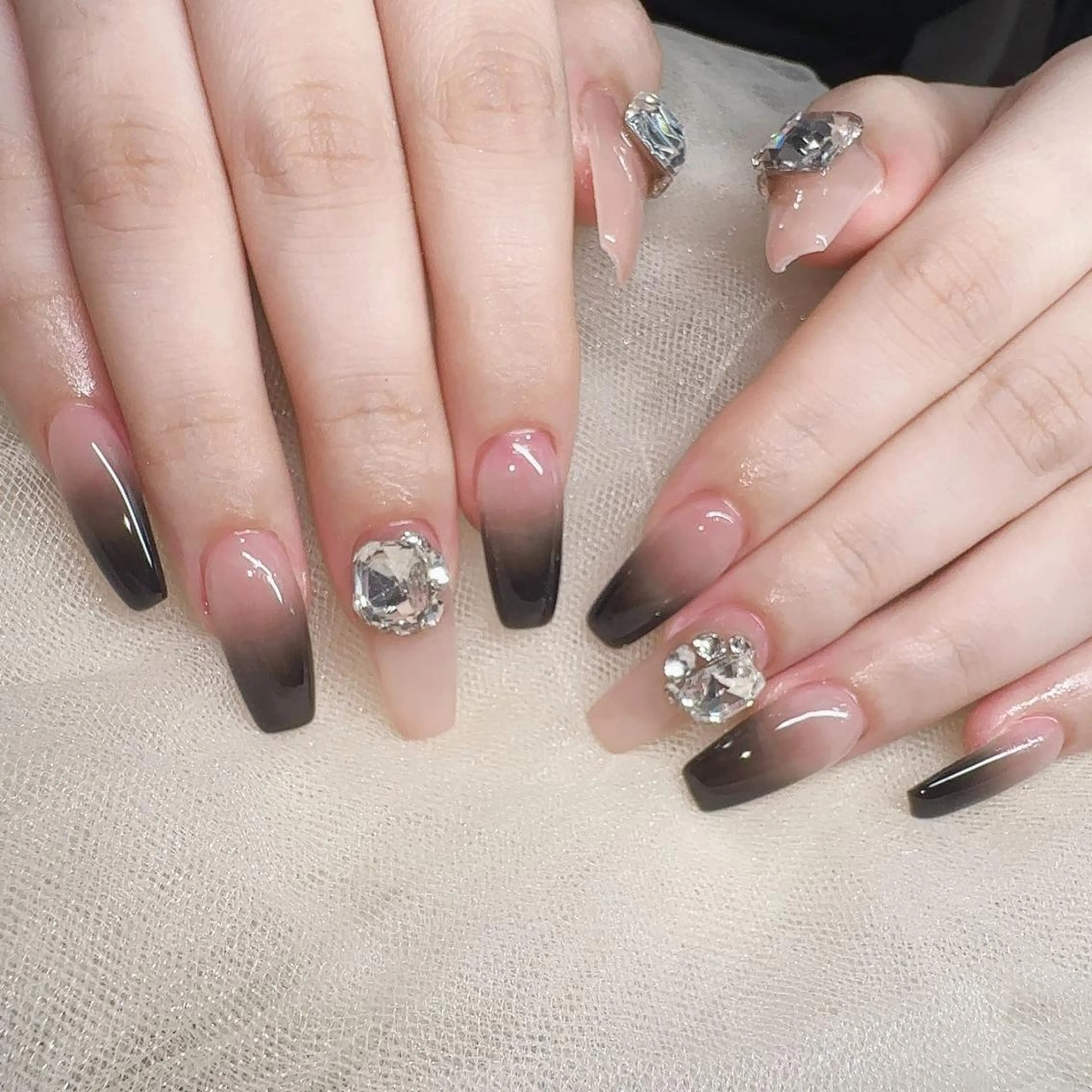 ネイル 長さ出し ネイルチップ Queens PUPUのネイルデザイン