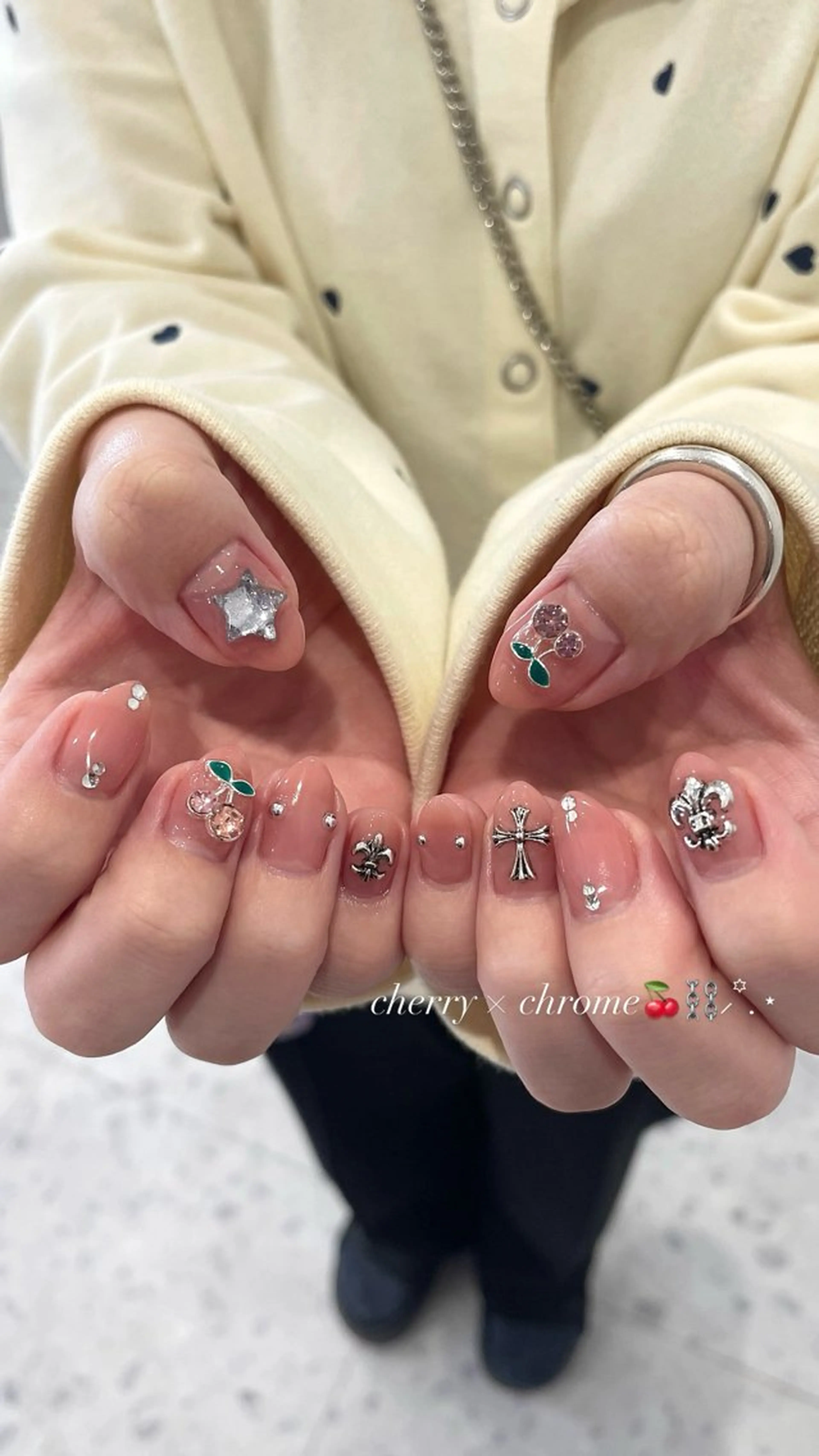 ネイル Lily🍒 NANAのネイルデザイン