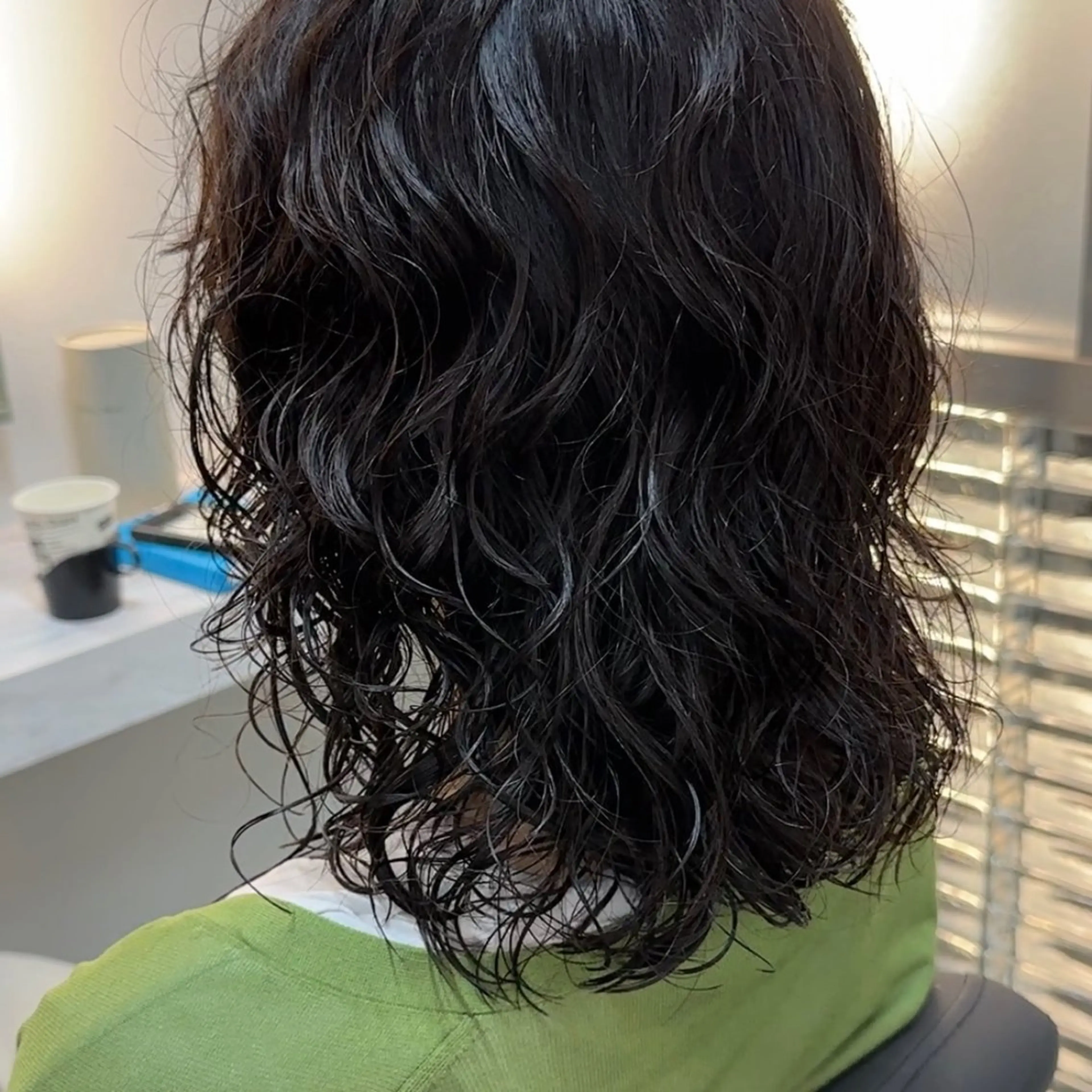 ミディアム パーマ ミディアムパーマ スパイラルパーマ FBeauty 青山店所属・パーマ特化美容師 表参道のヘアスタイル