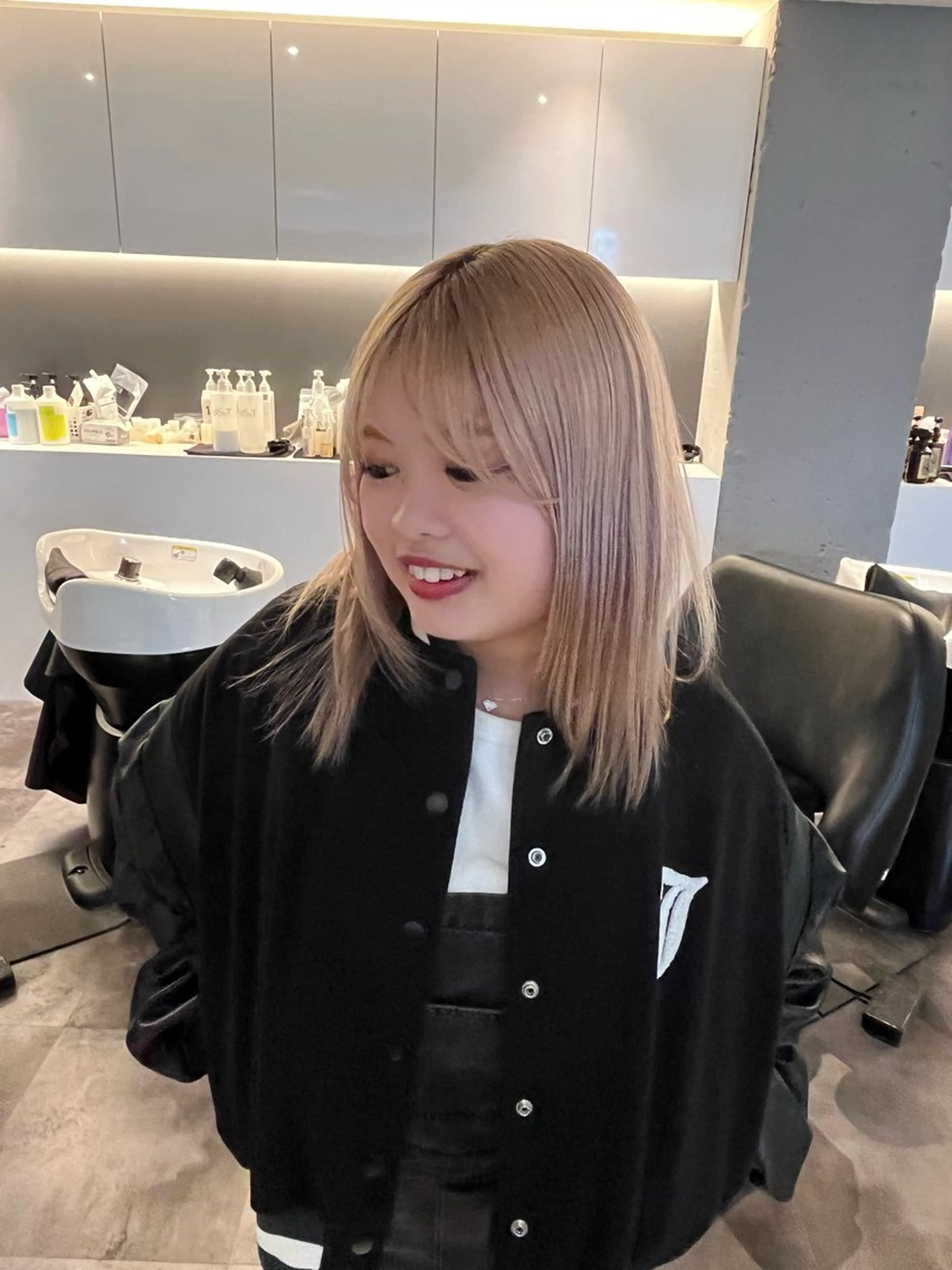 カラー ベージュカラー ニトウ レイナ🌺🌴🐠のヘアスタイル