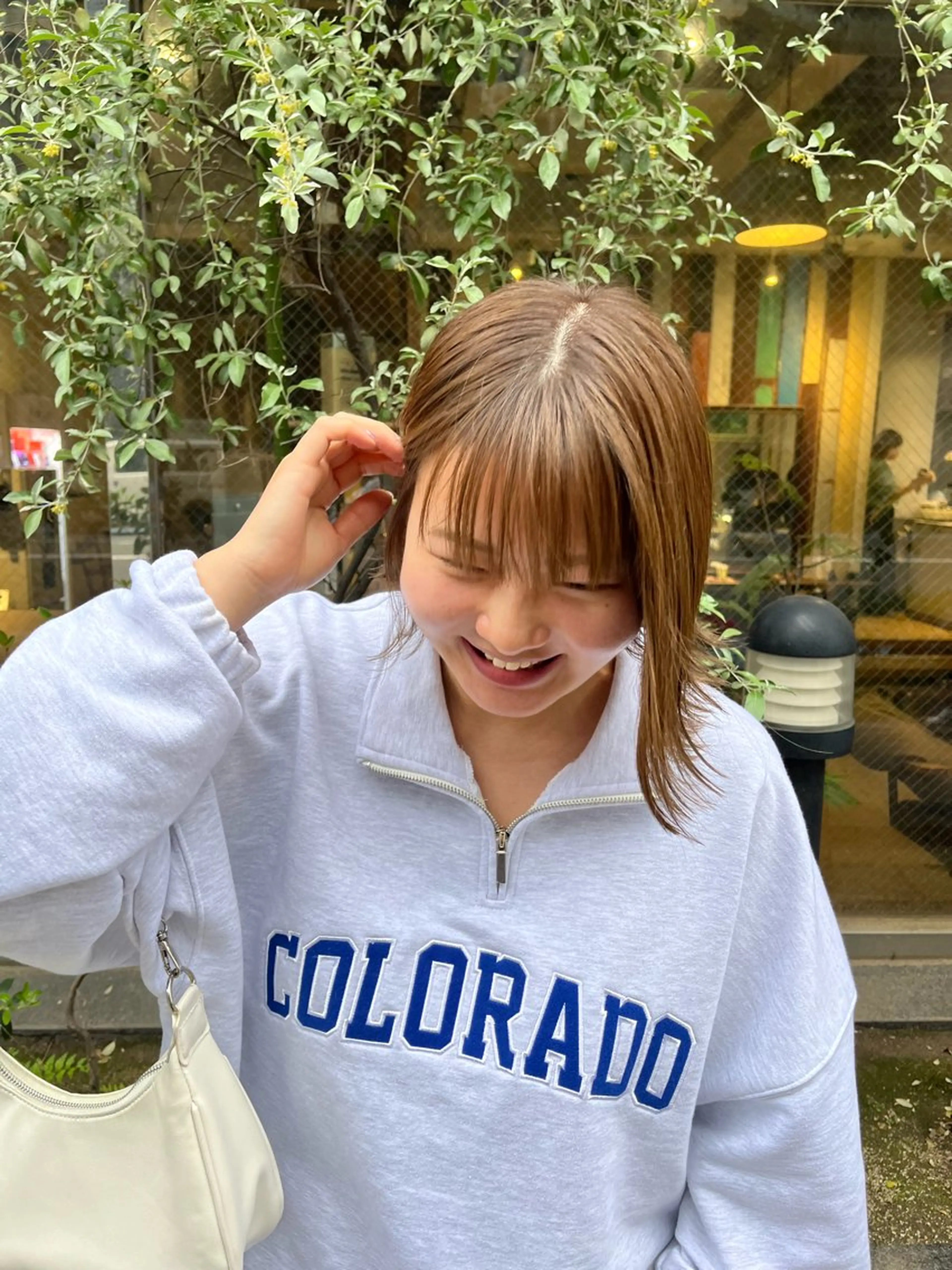 ショート カラー パーマ ベージュカラー オリーブベージュ 外ハネヘア カット ヘアカラー パーマ えんぐちとも／透明感 カラー／博多ボブのヘアスタイル