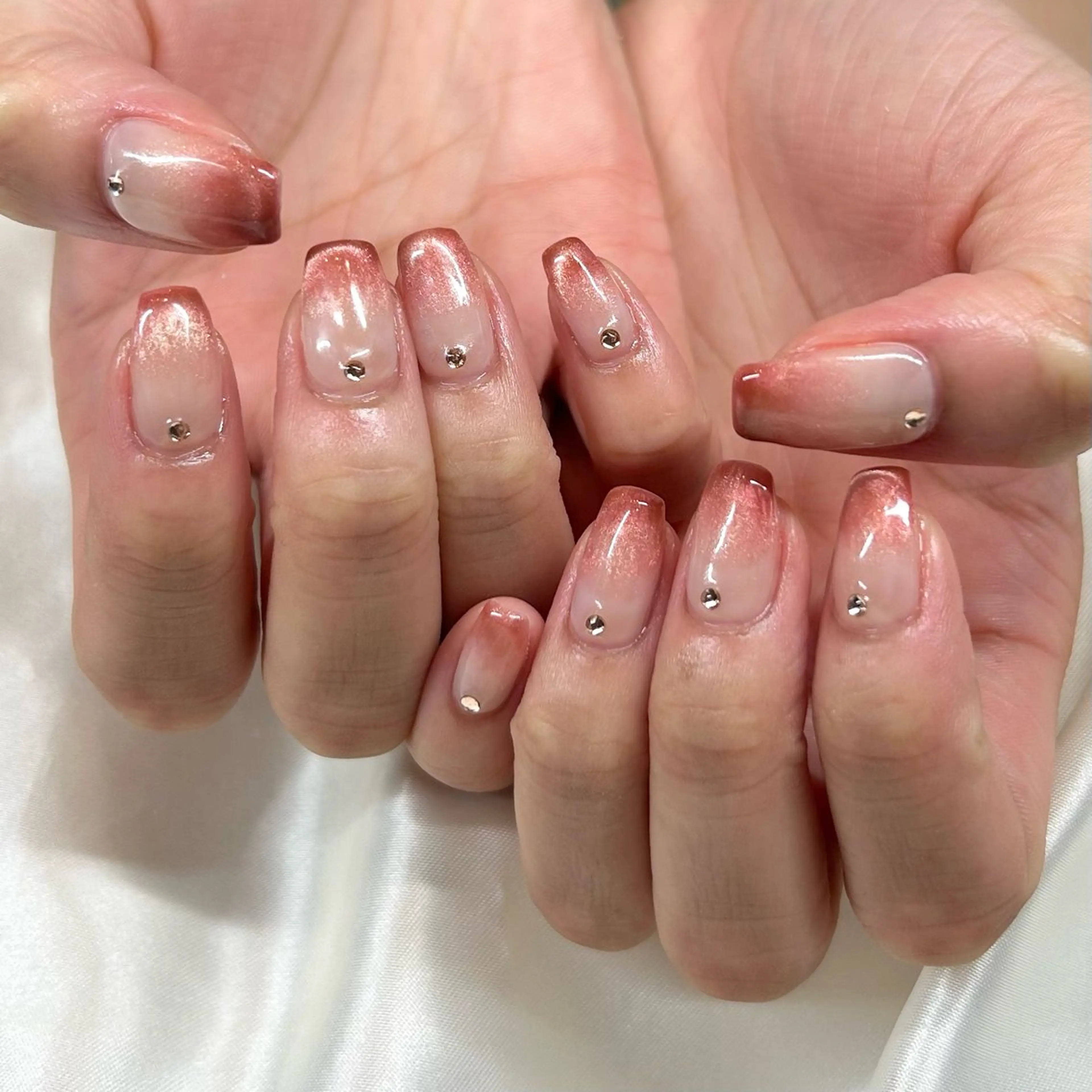 ネイル グラデーション マグネットネイル オレンジ shine'an fuka🌿🫧のネイルデザイン