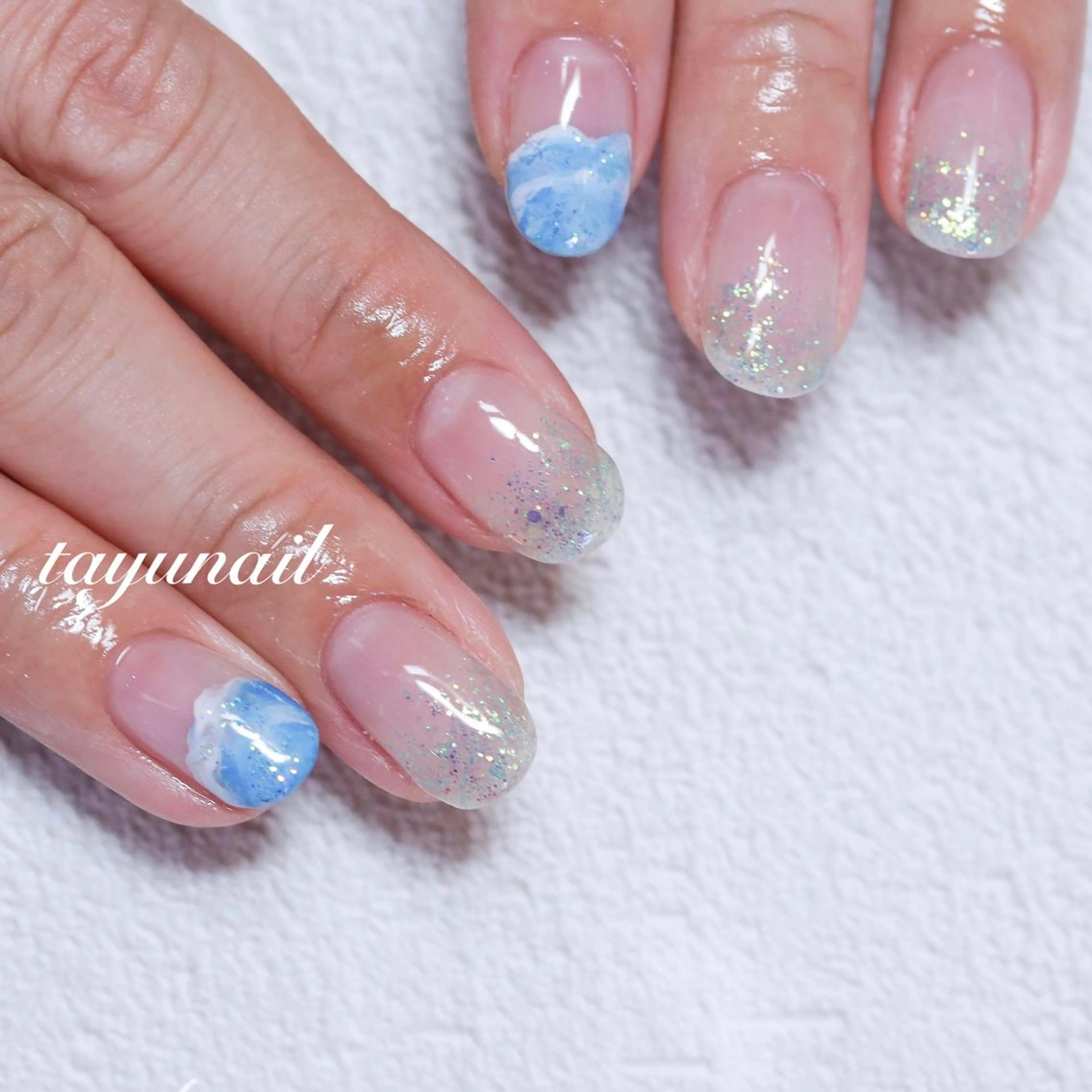 ネイル アートネイル ブルー ジェルネイル キラキラネイル ラメ(グリッター) ハンドネイル ネイルサロン・ネイルスクール　たゆnail所属・ネイルサロン 【たゆnail】のネイルデザイン