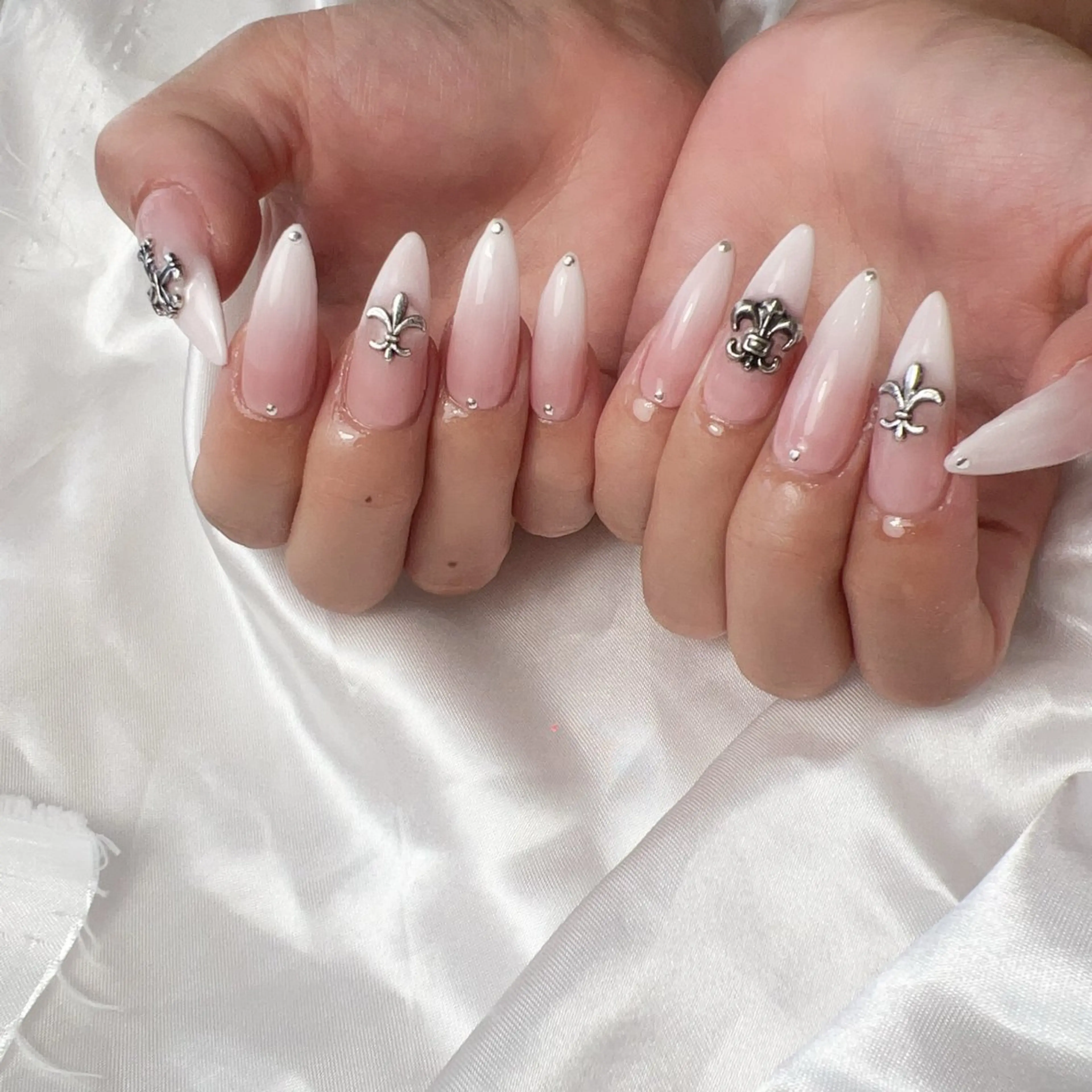 ネイル ハンドネイル nailstudio ′ecole所属・nailstudio ′ecoleのネイルデザイン