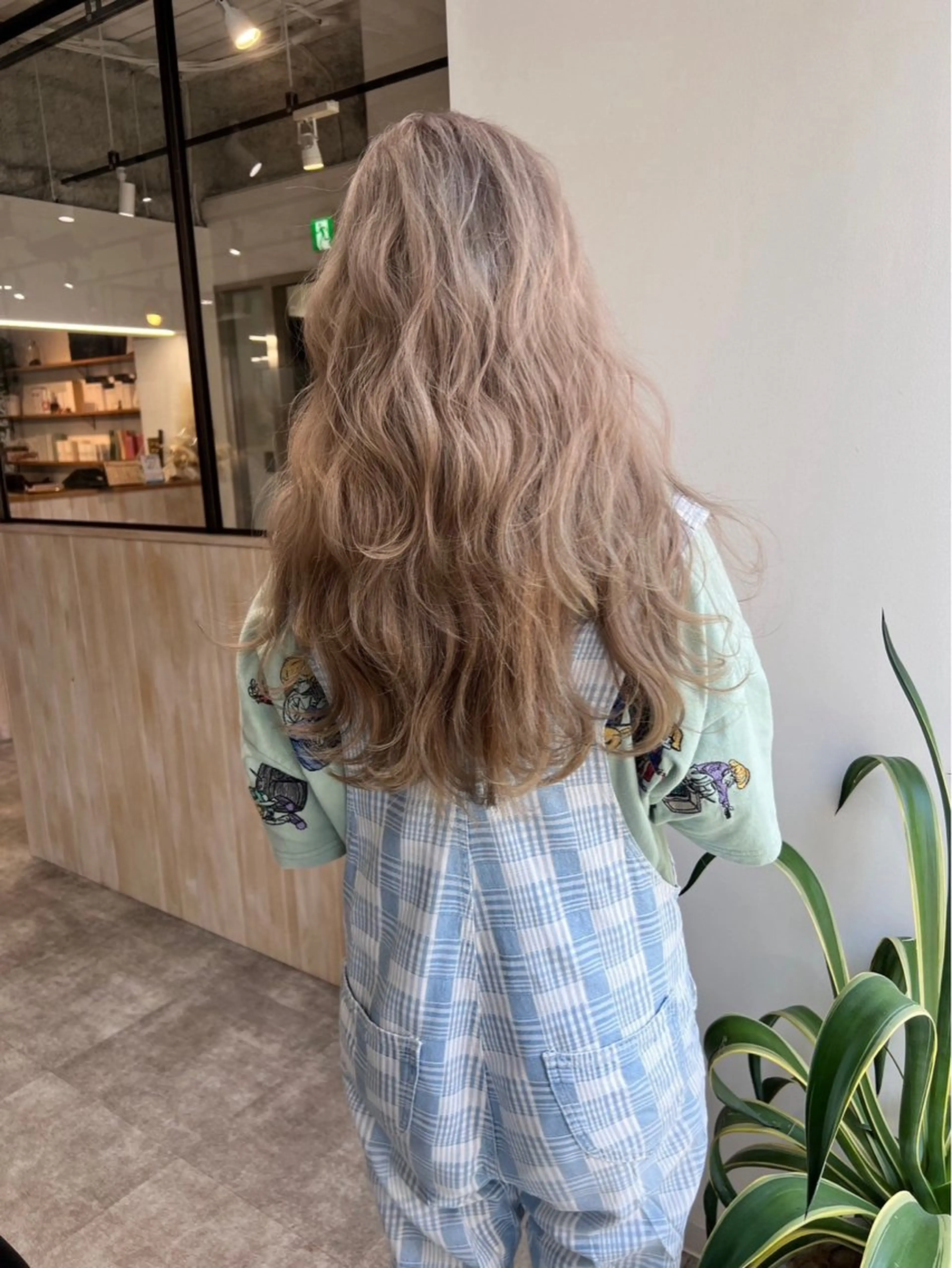 ロング #ブリーチカラー Yuikaのヘアスタイル