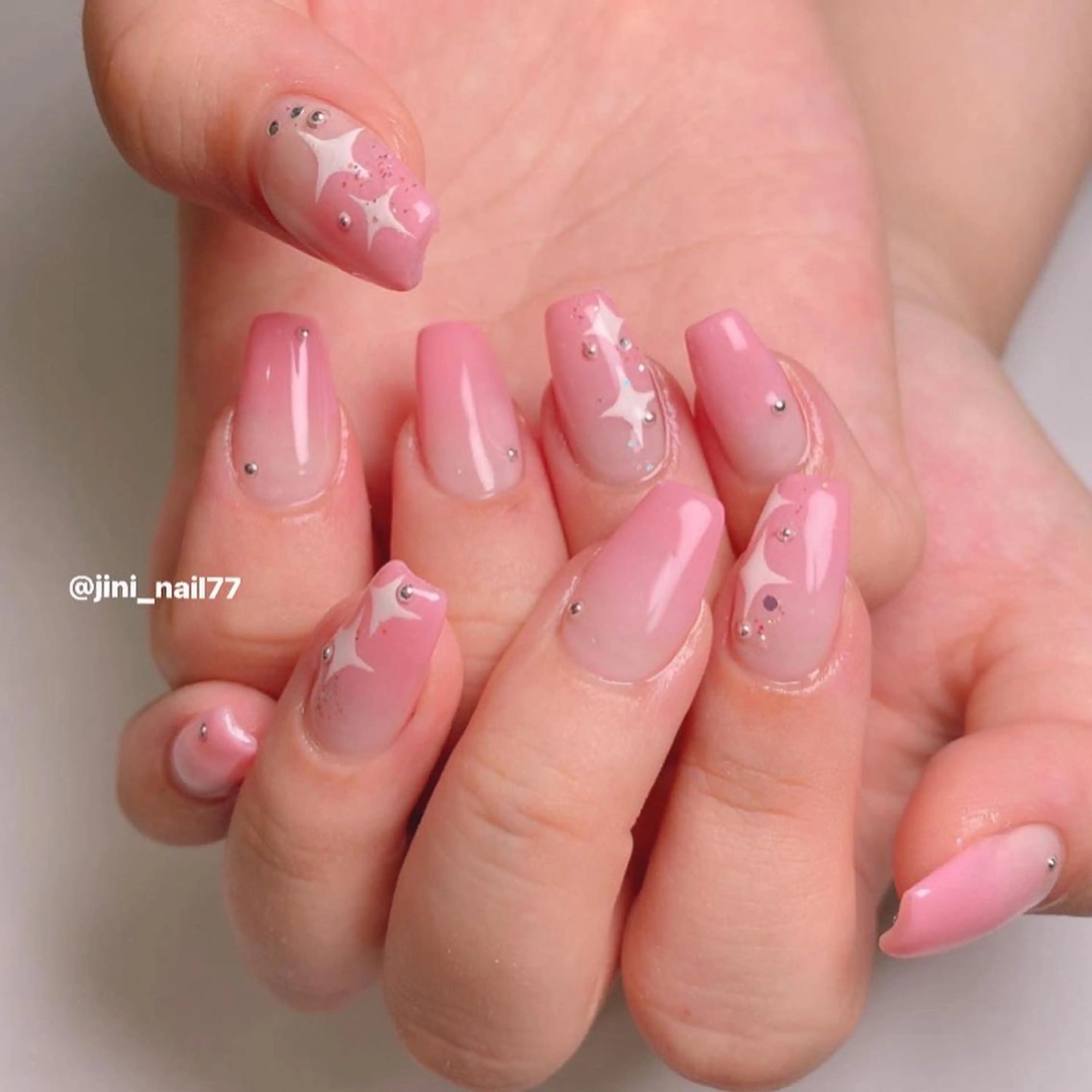 ネイル JINI NAIL所属・ジニ ネイルのネイルデザイン