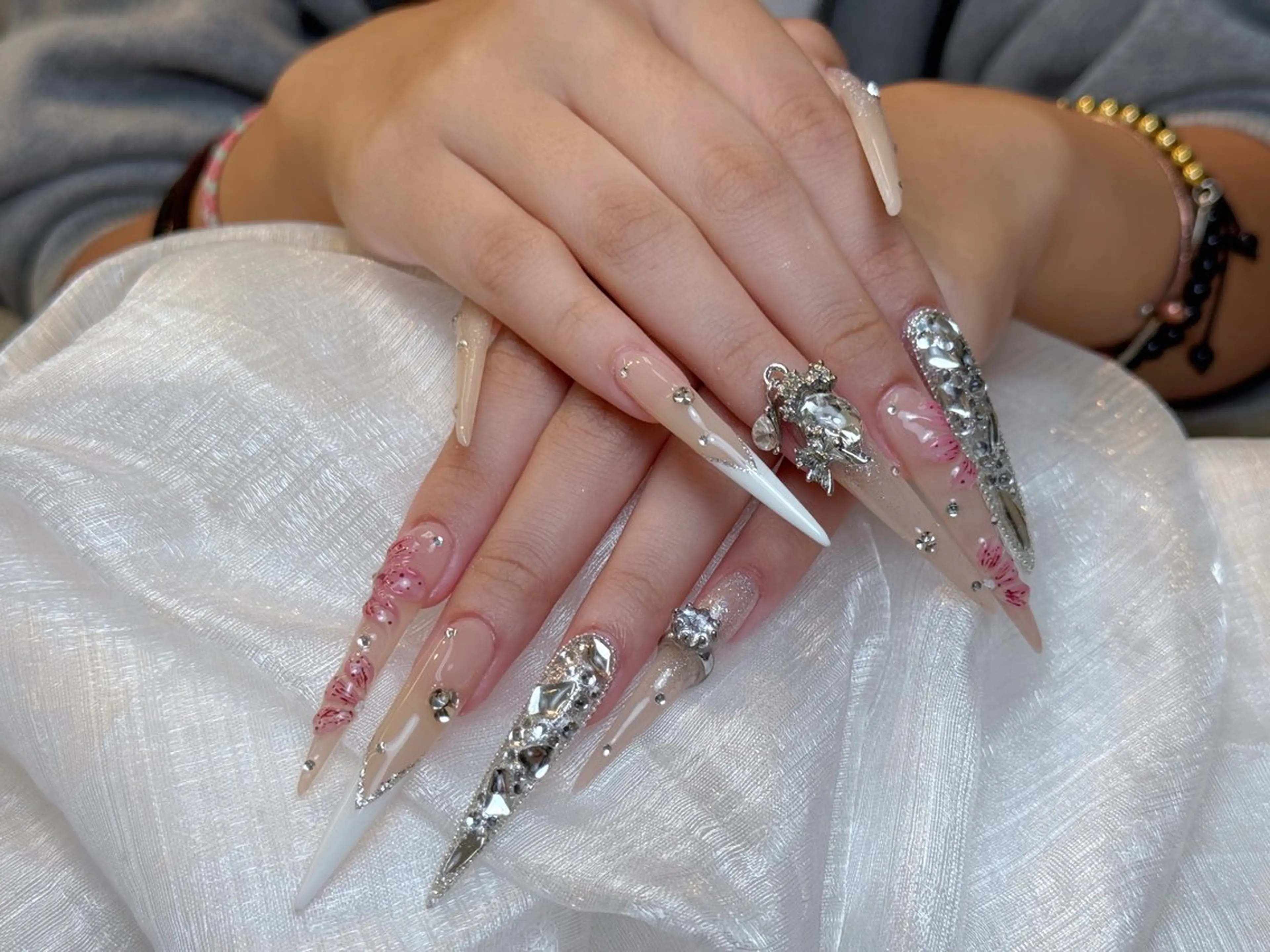 ネイル アートネイル 成人式 ジェルネイル ニュアンスネイル 夏ネイル ハンドネイル Jenn Nail_ ヘビのネイルデザイン