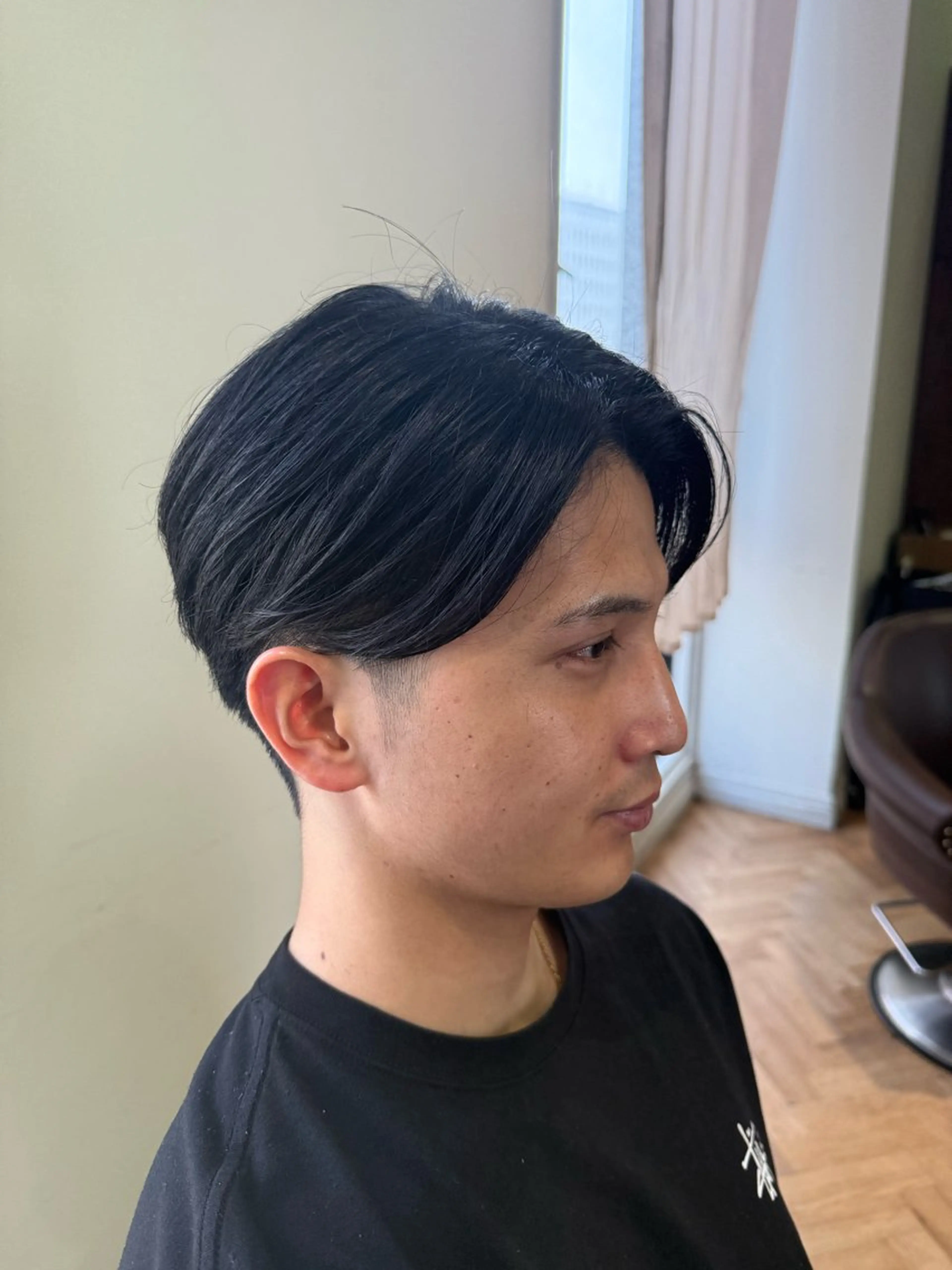 ショート メンズ センターパート 刈り上げ ショートヘア 溝口 槙里也のヘアスタイル