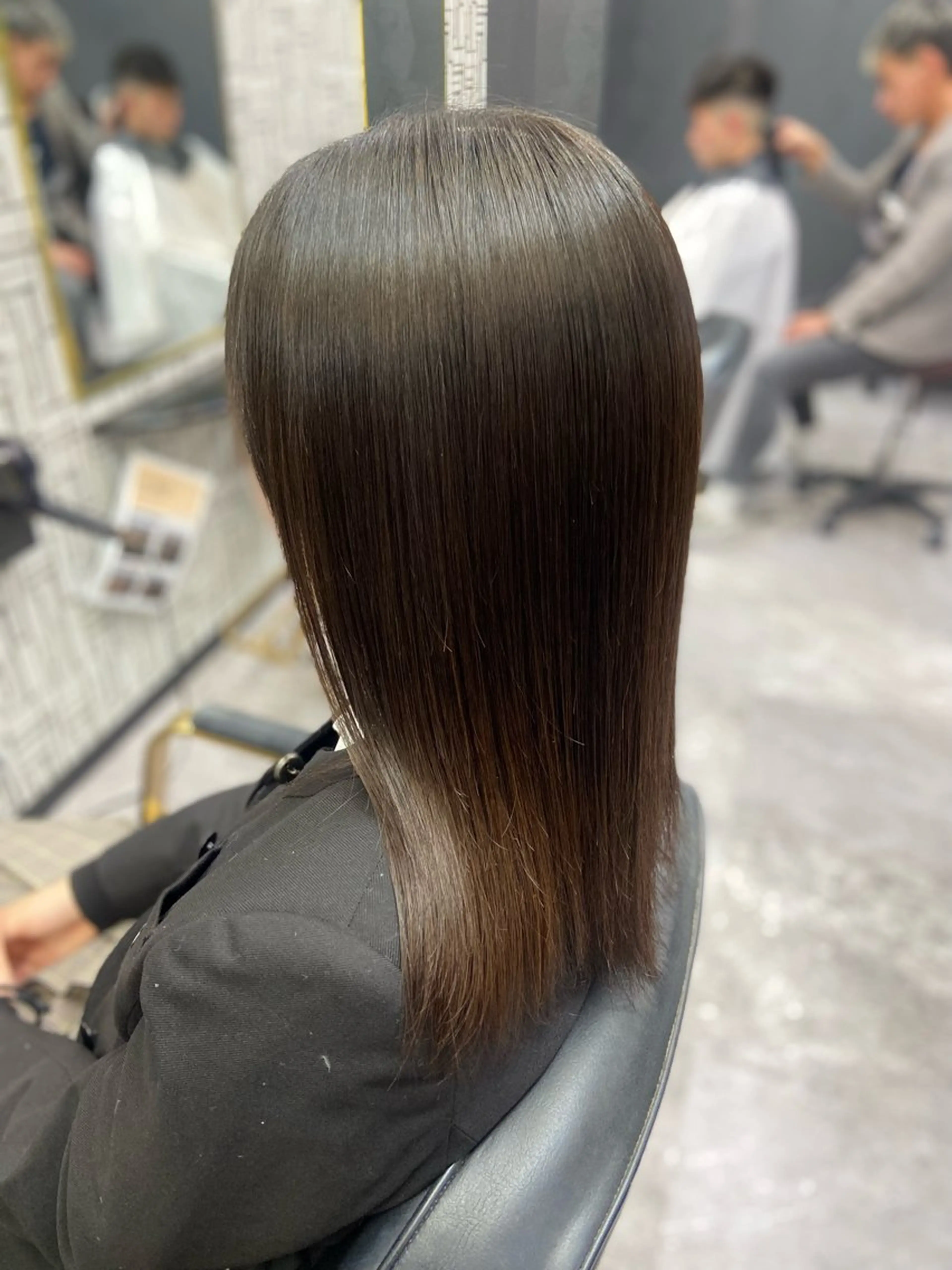 セミロング 瀧下 唯のヘアスタイル