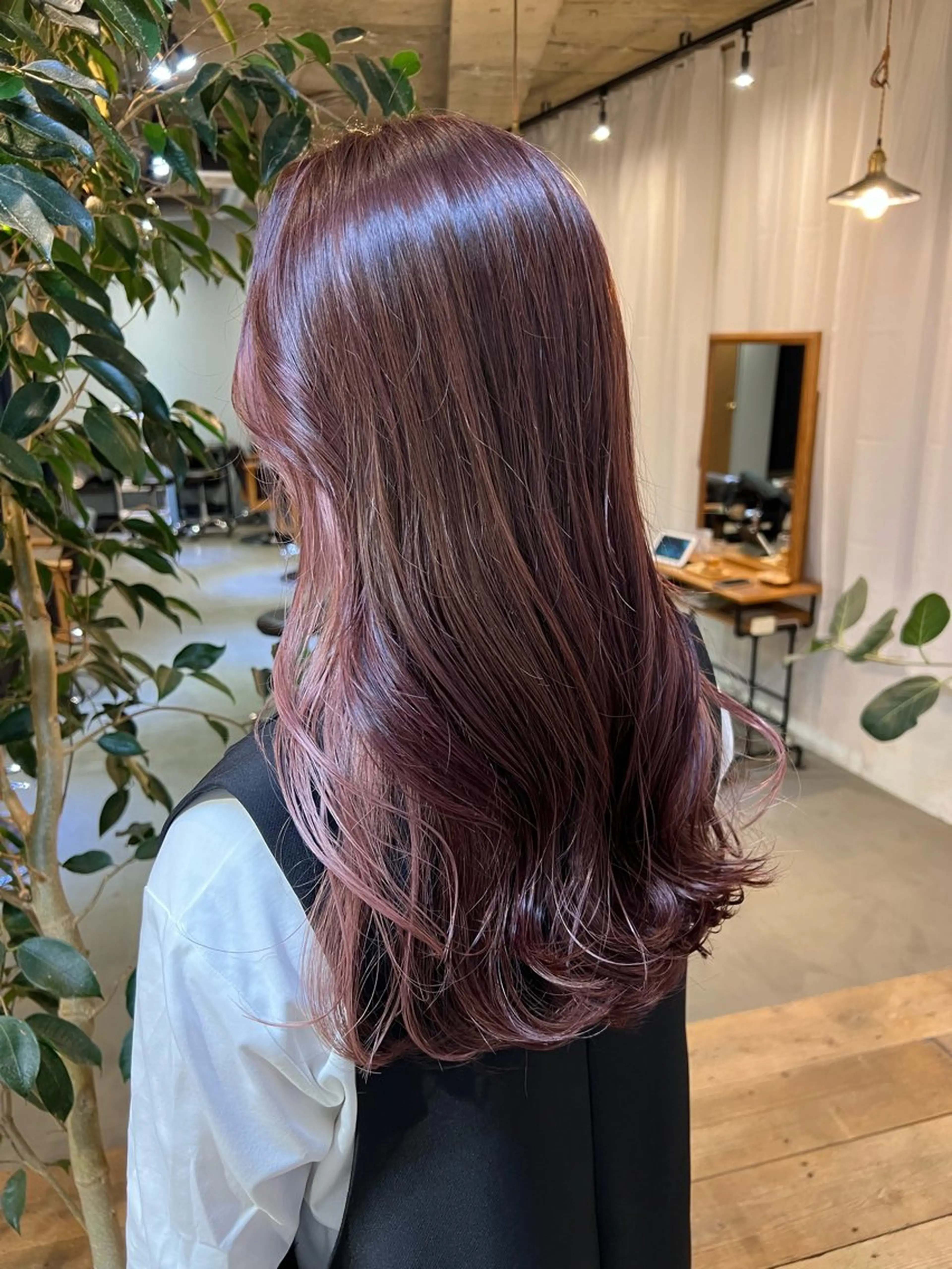 🍇インナーカラー🍇イヤリングカラー(ブリーチ込み)＋全体カラー+カット+超音波トリートメント【ケアプロアイロン付】の写真