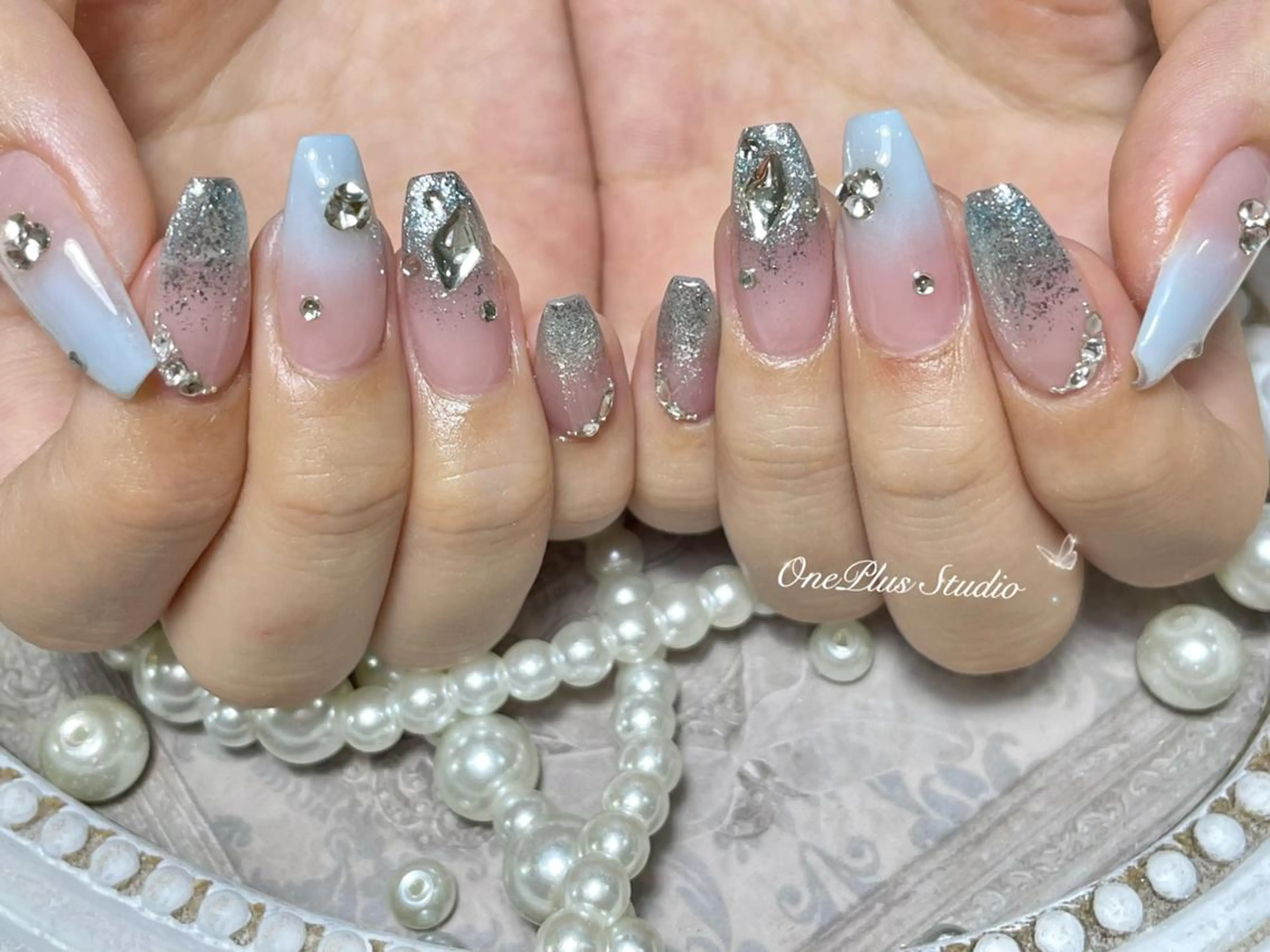 ネイル アートネイル オーロラネイル ガーリー キラキラネイル 韓国ネイル One plus StudioNailのネイルデザイン