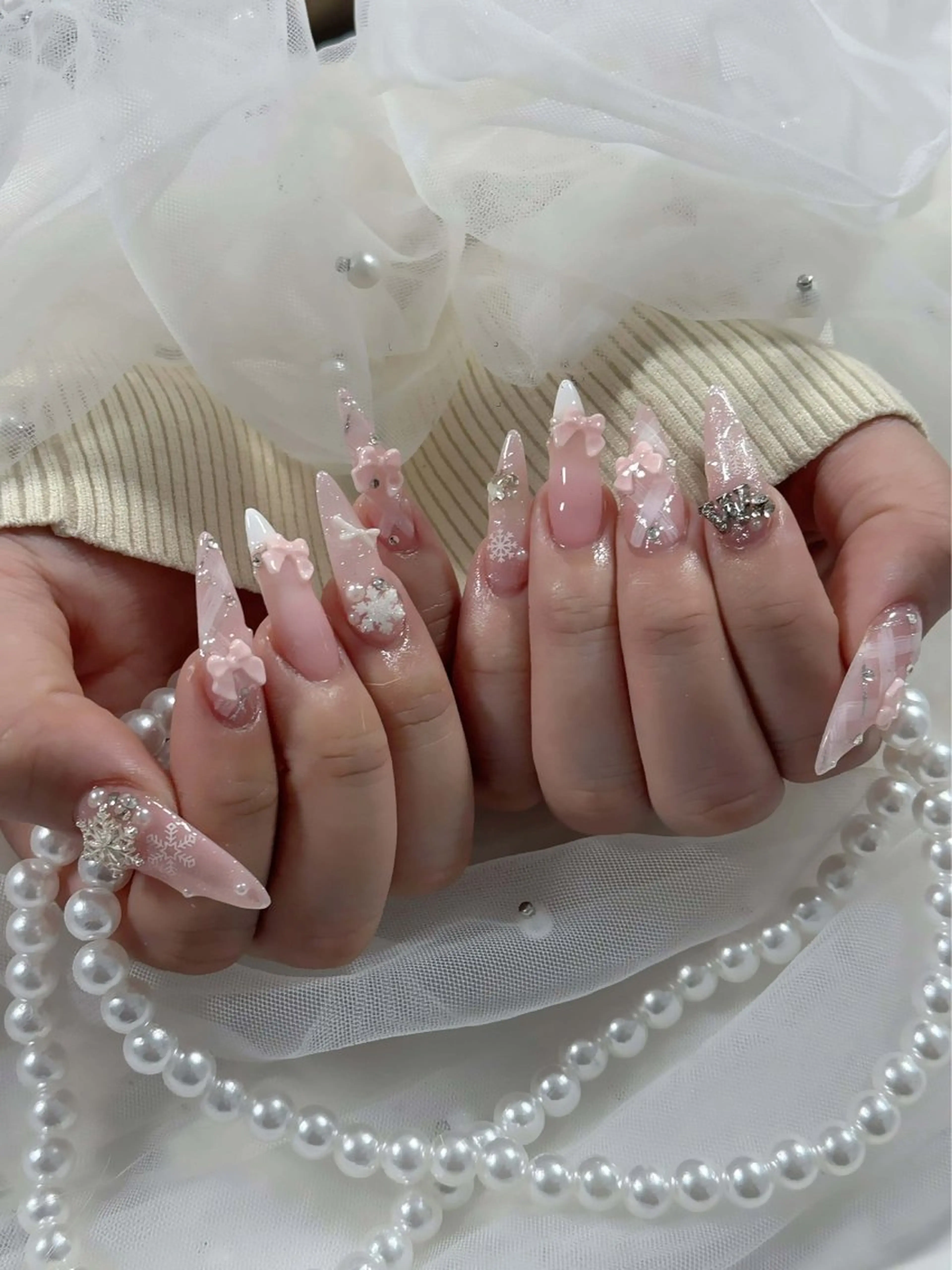 ネイル オーロラネイル クリアネイル 成人式 フラッシュネイル ジェルネイル ハンドネイル Amee Nailsalonのネイルデザイン