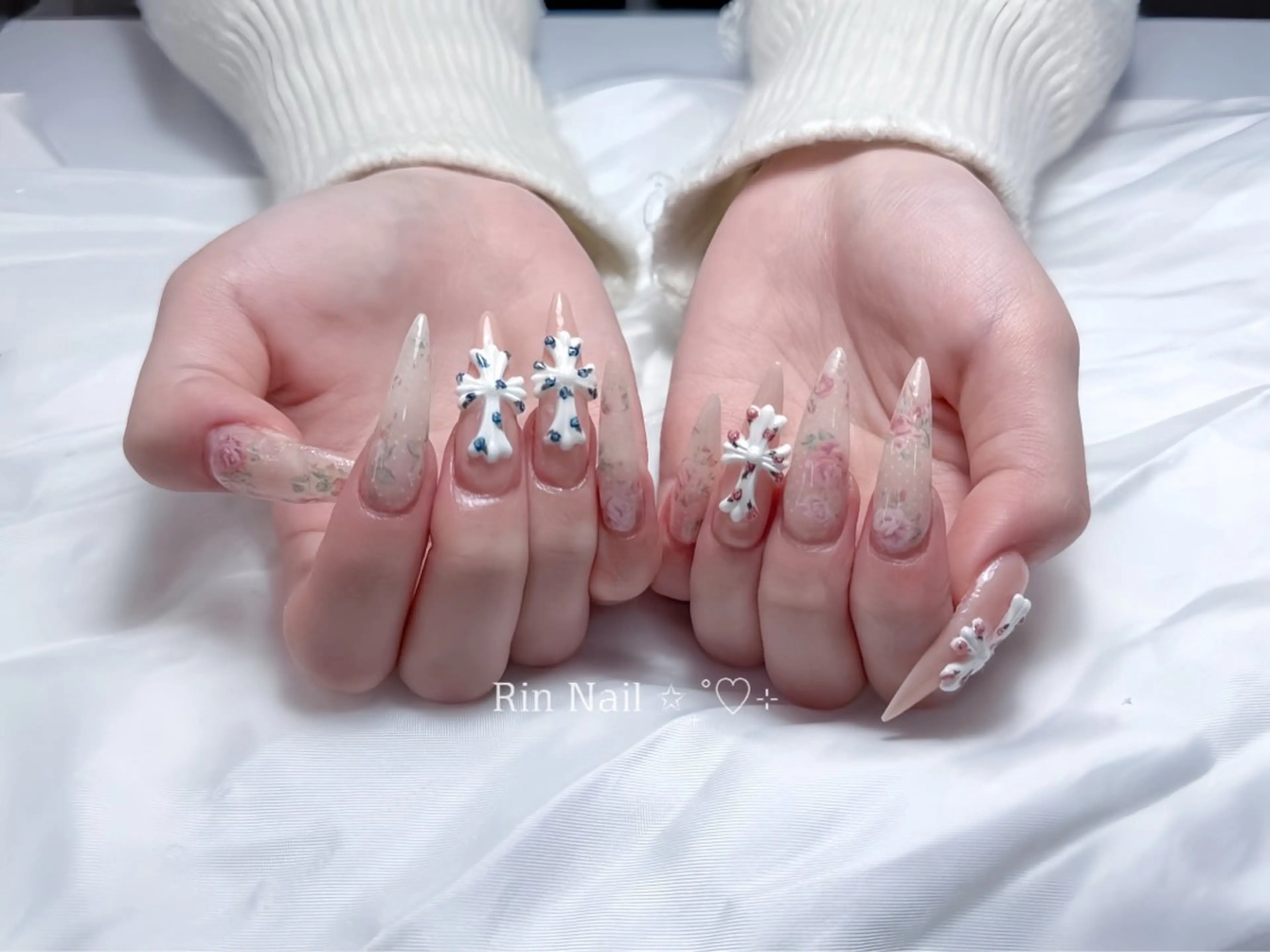 ネイル アートネイル チークネイル ジェルネイル ロングネイル マグネットネイル ハンドネイル Rin Nail 新大久保店のネイルデザイン