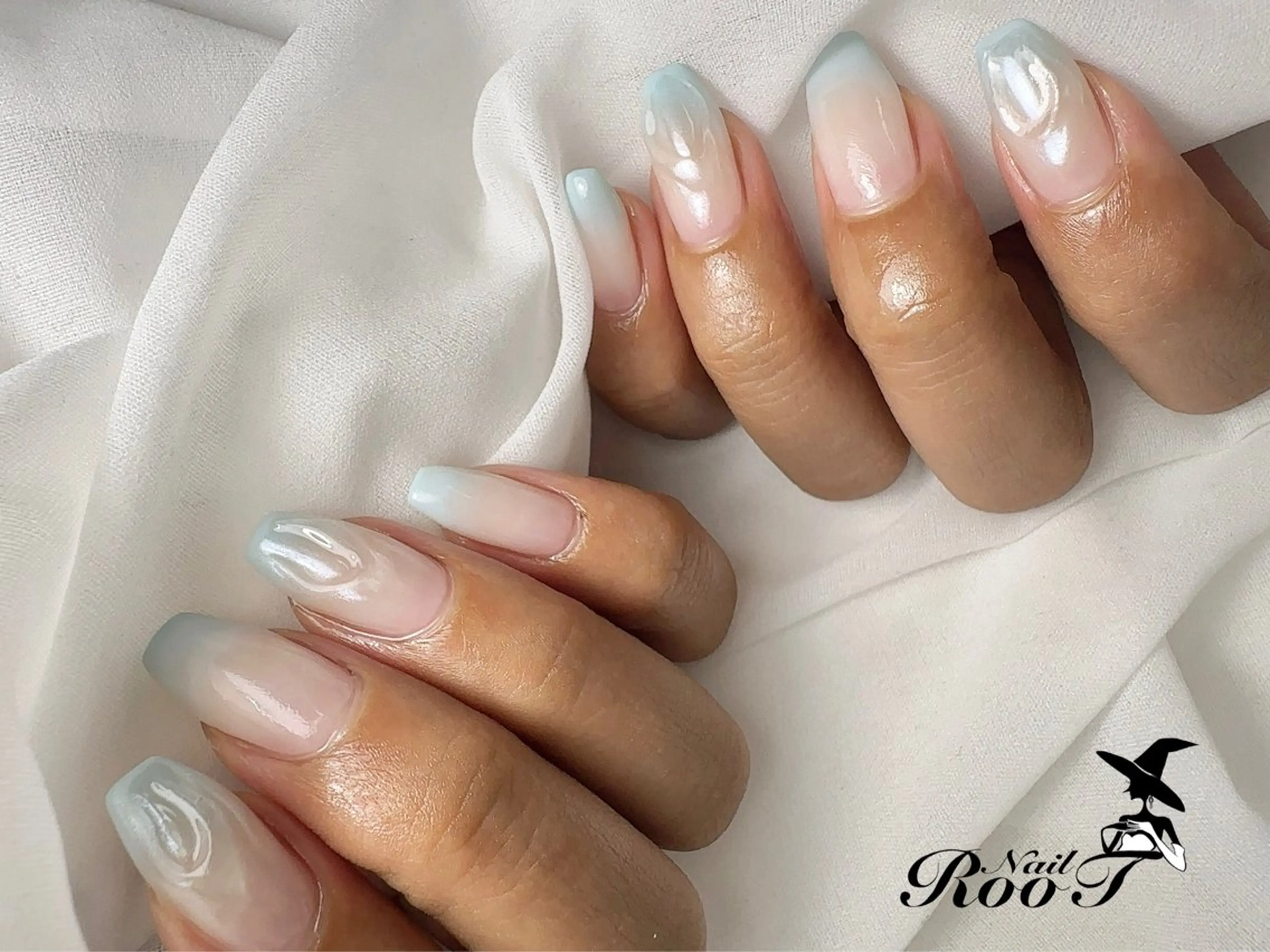 ネイル ミラーネイル ぷっくりネイル ハンドネイル RooT Nailのネイルデザイン