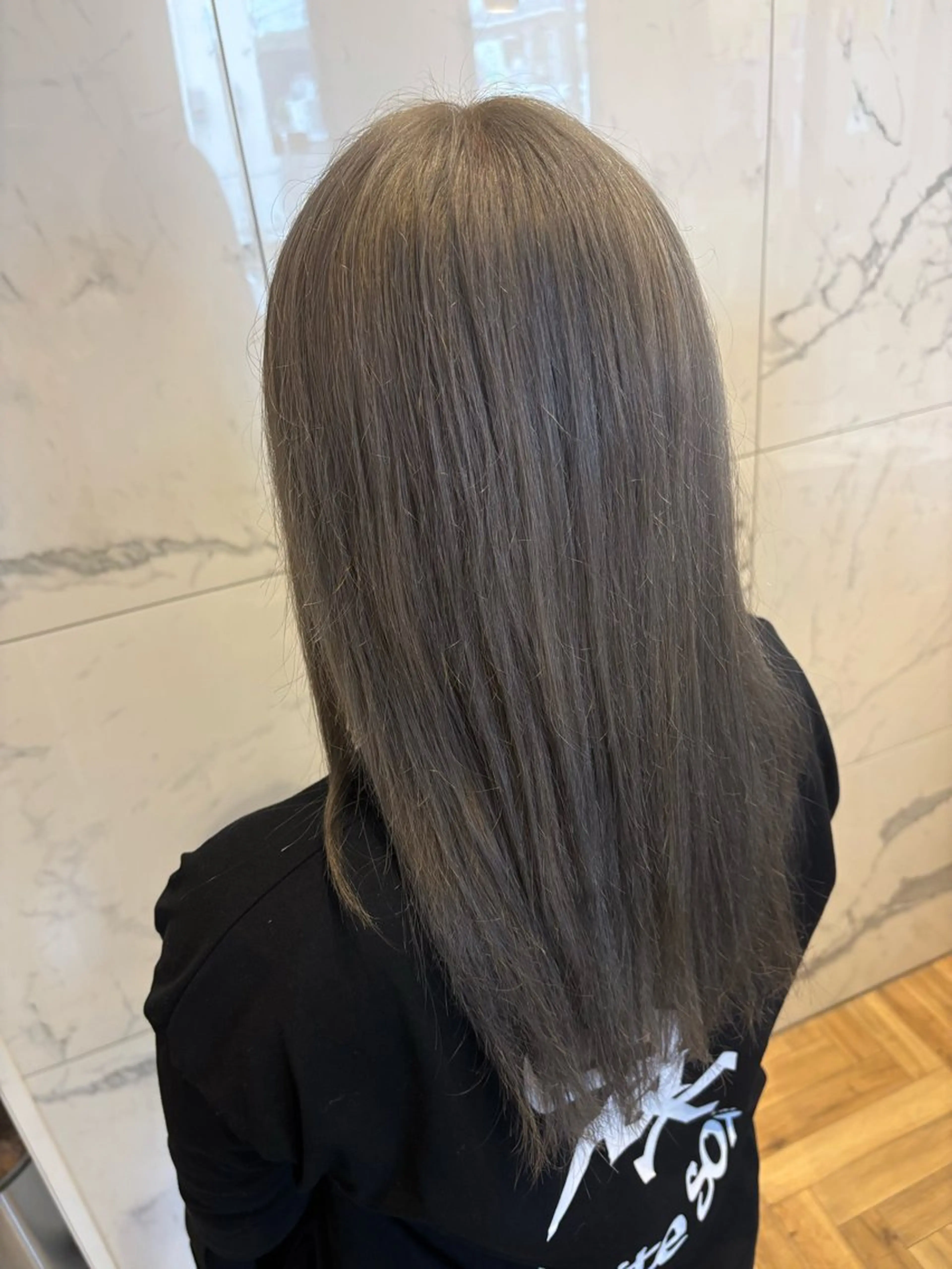 カラー グレージュ ヘアカラー 木村 綺音のヘアスタイル