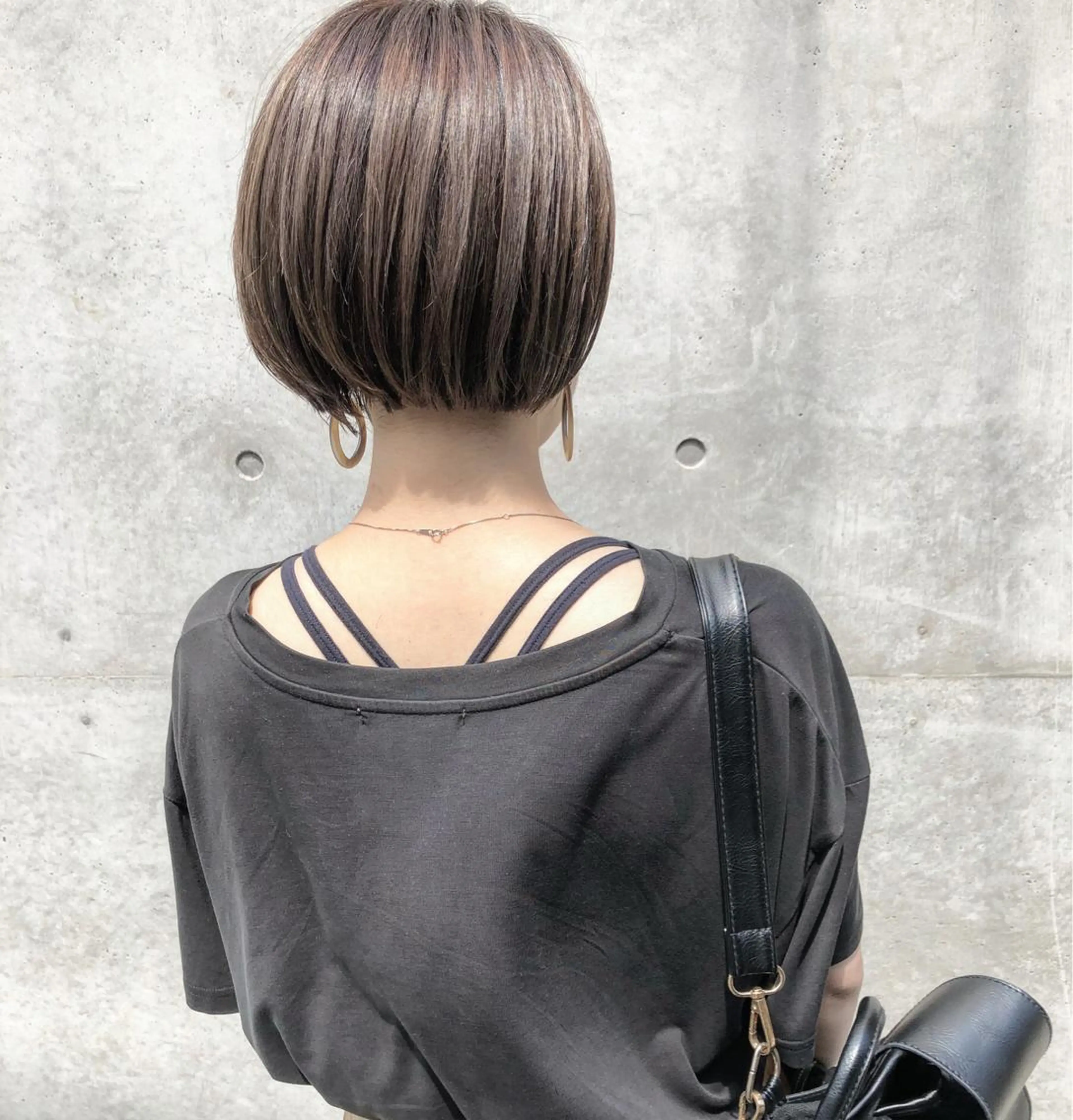 ショート カラー THE DAY所属・AKI HASHIMOTOのヘアスタイル