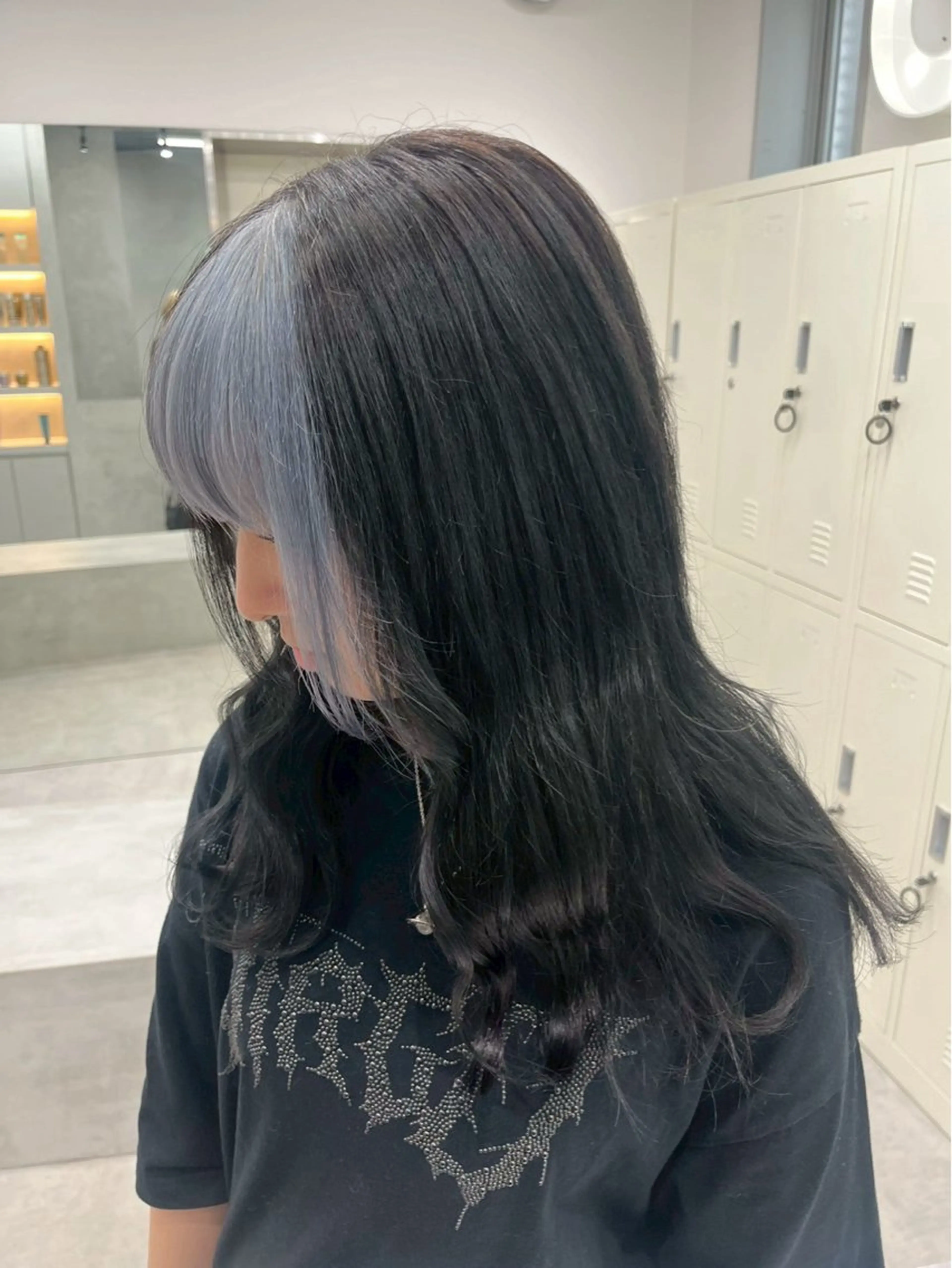 ロング カラー ヘアカラー ハイトーンカラー🐬 えりかのヘアスタイル