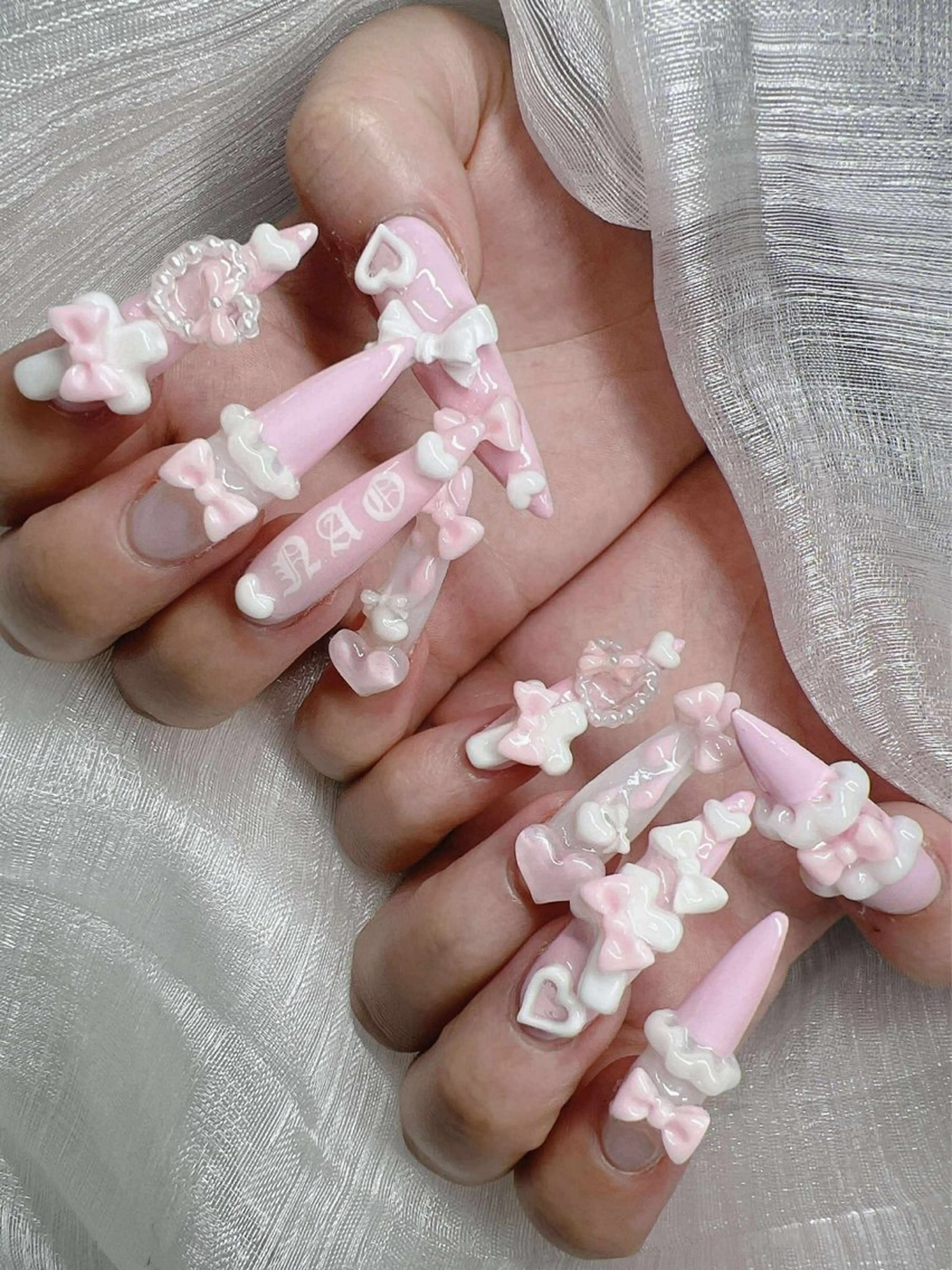 ネイル 長さ出し グラデーション 卒業式 キラキラネイル マグネットネイル ハンドネイル Lee Nailsのネイルデザイン