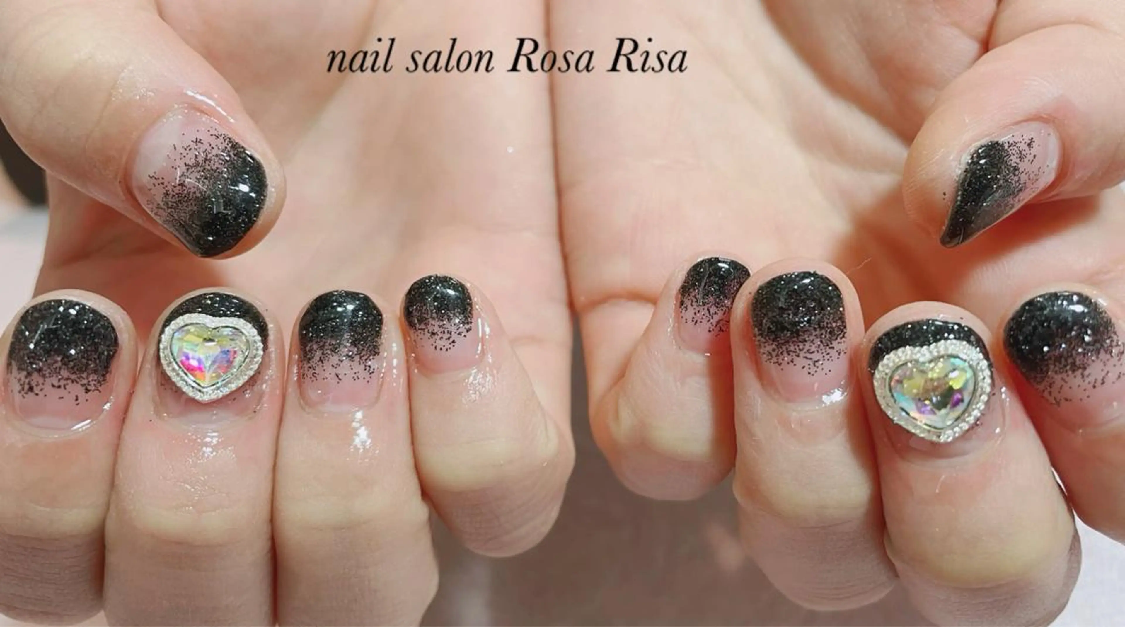 ショート アイブロウ ハンドネイル ネイルスタジオ シェイクユアハンズのネイルデザイン