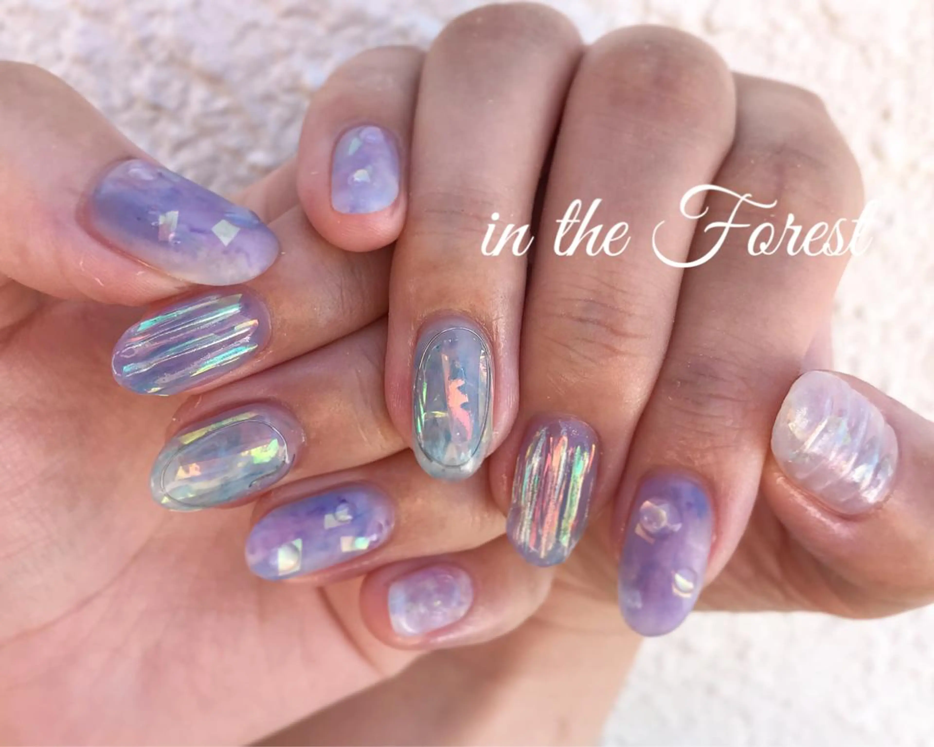ネイル キラキラネイル in the Forest所属・コガ アオイのネイルデザイン