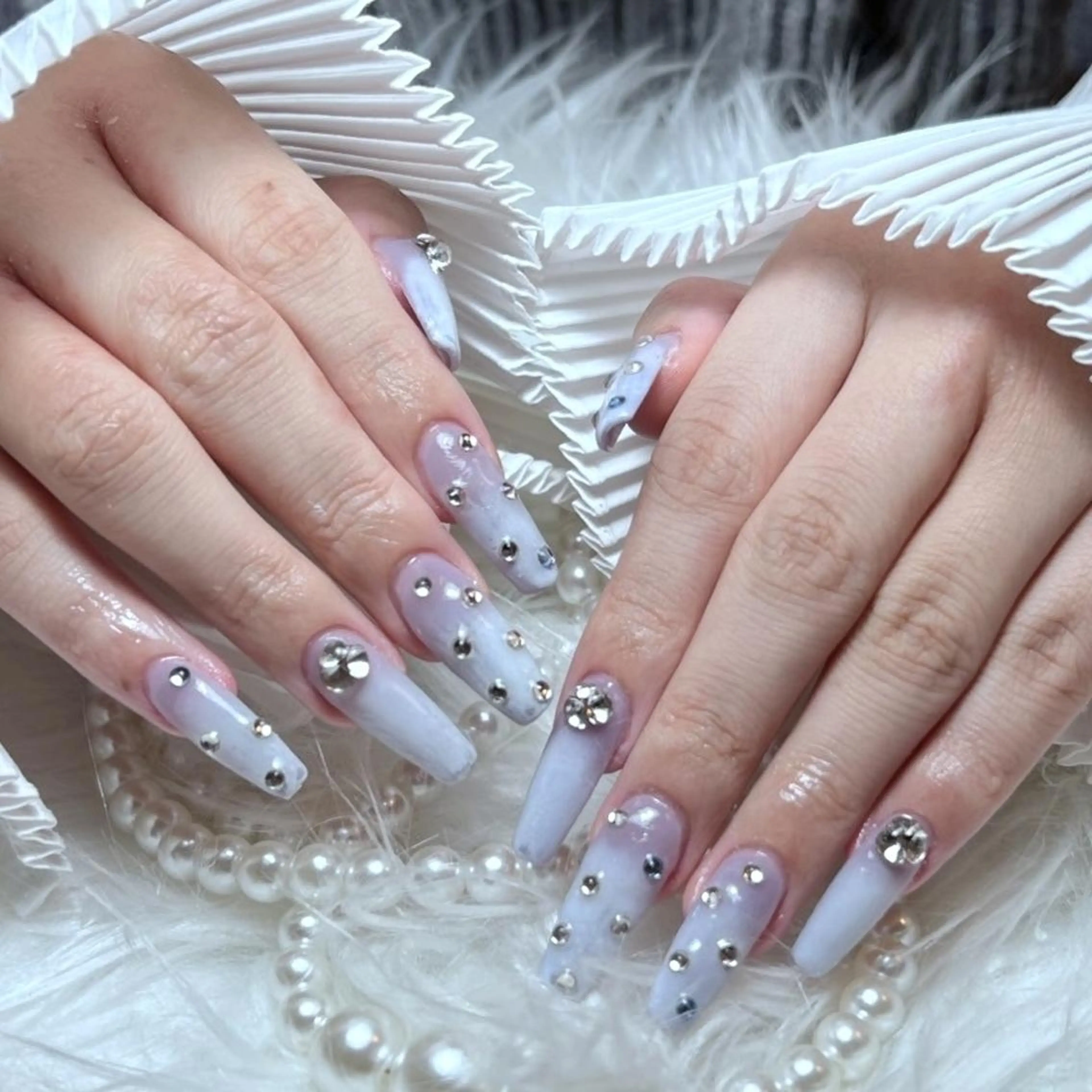 ネイル RAFFINE 月🦋🩵のネイルデザイン