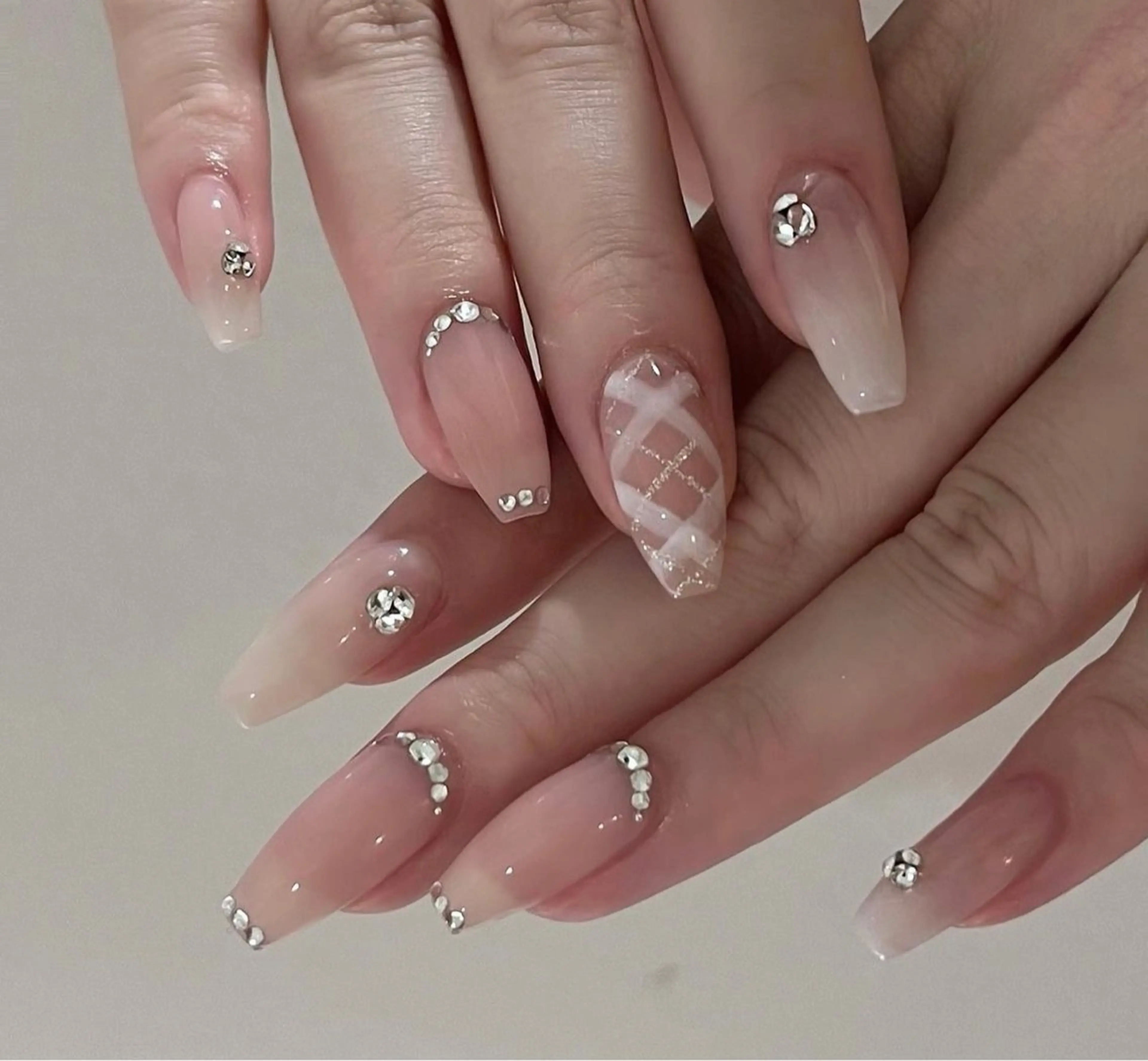 ネイル Miouミオン ネイルサロンのネイルデザイン