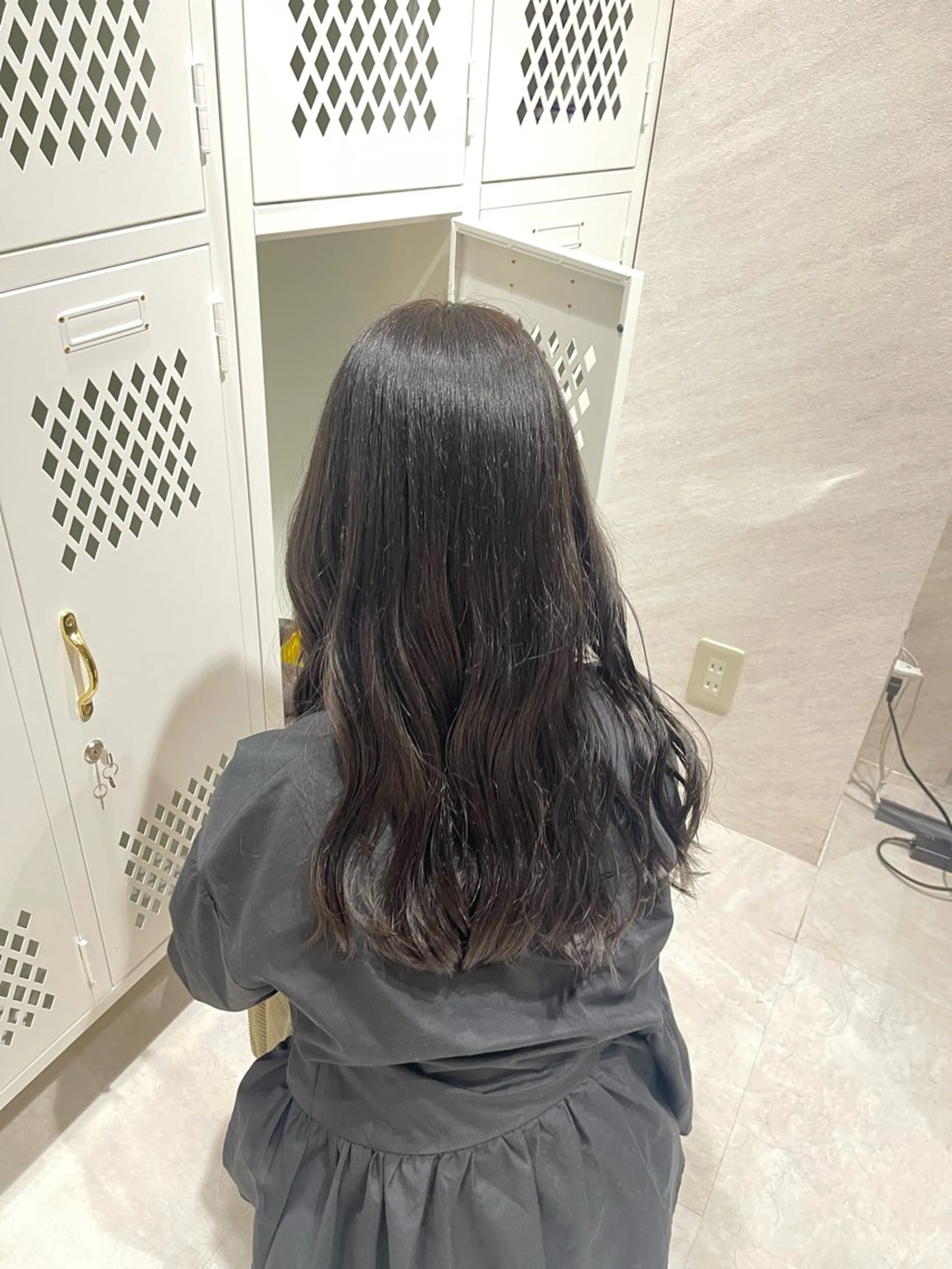 ロング カラー オリーブグレー ヘアカラー トリートメント 🩵ボブ/レイヤー /髪質改善🩵のヘアスタイル