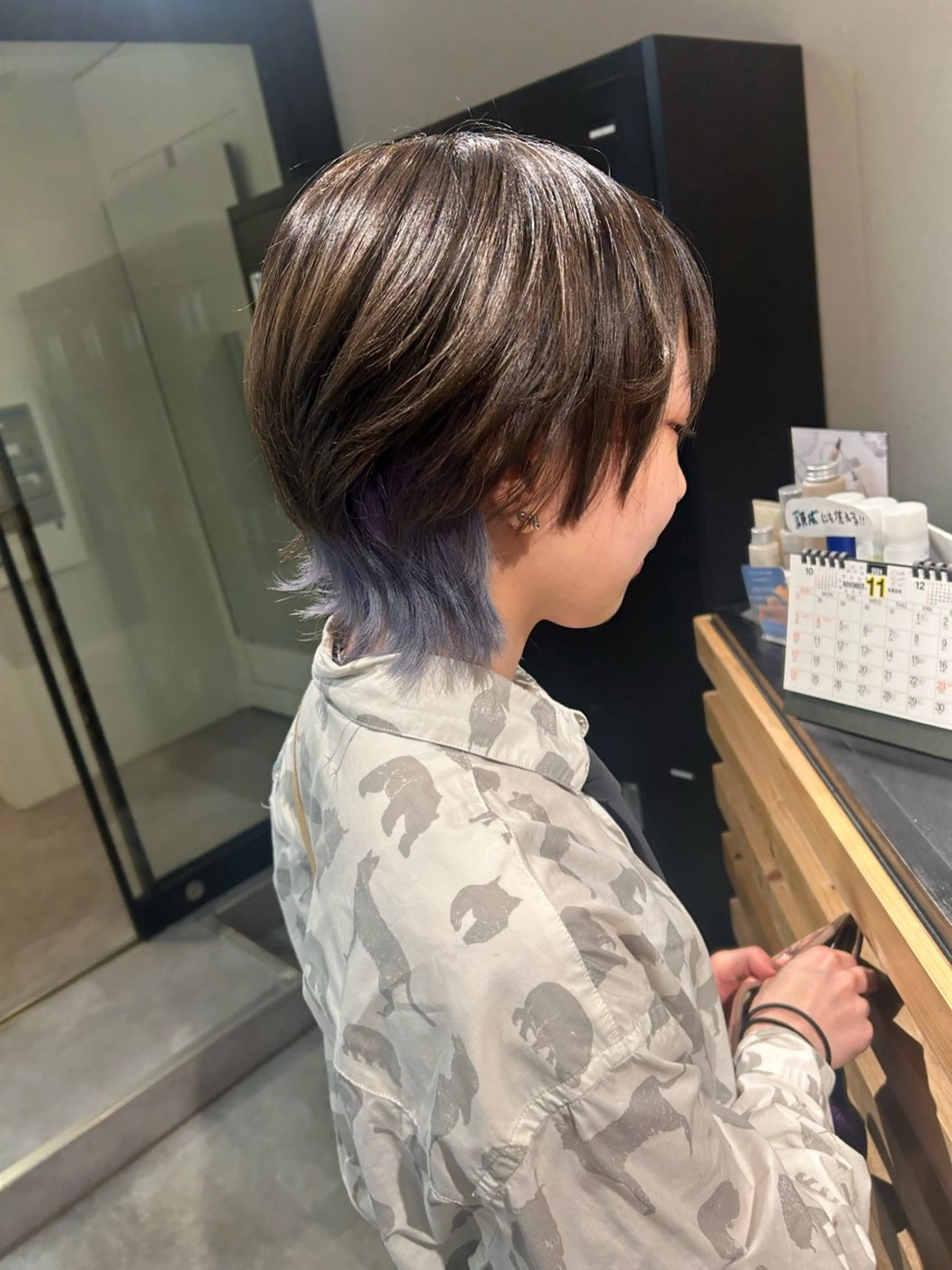 ショート カラー ブルーカラー ラベンダーカラー ヘアカラー トリートメント AILEE所属・ウルフカット レイヤーカット上柿のヘアスタイル