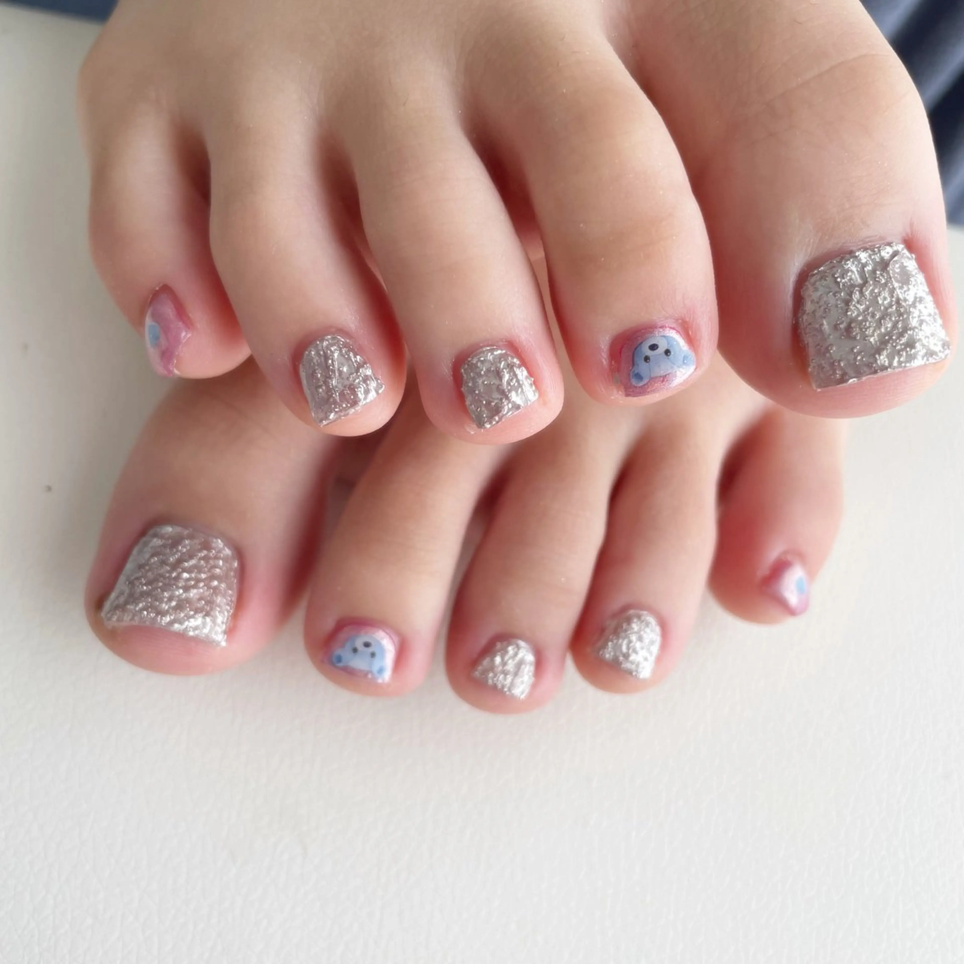 ネイル フットネイル ゴテゴテ💙ワンホン リオナのネイルデザイン