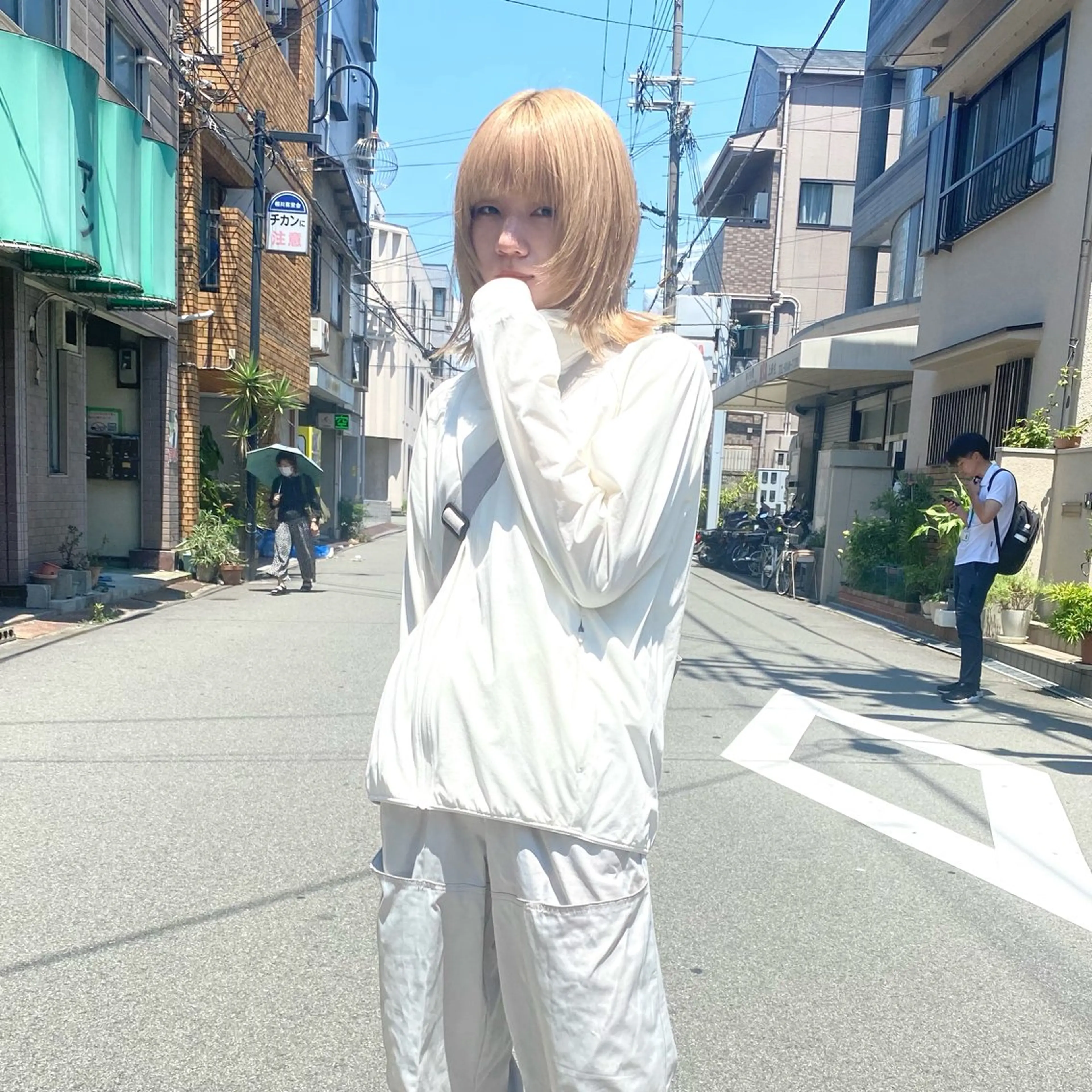 ミディアム カラー ハイトーンカラー ボブ レイヤーカット ウルフカット ウルフボブ HIKARIS 相川所属・ウチダ ユウヤのヘアスタイル