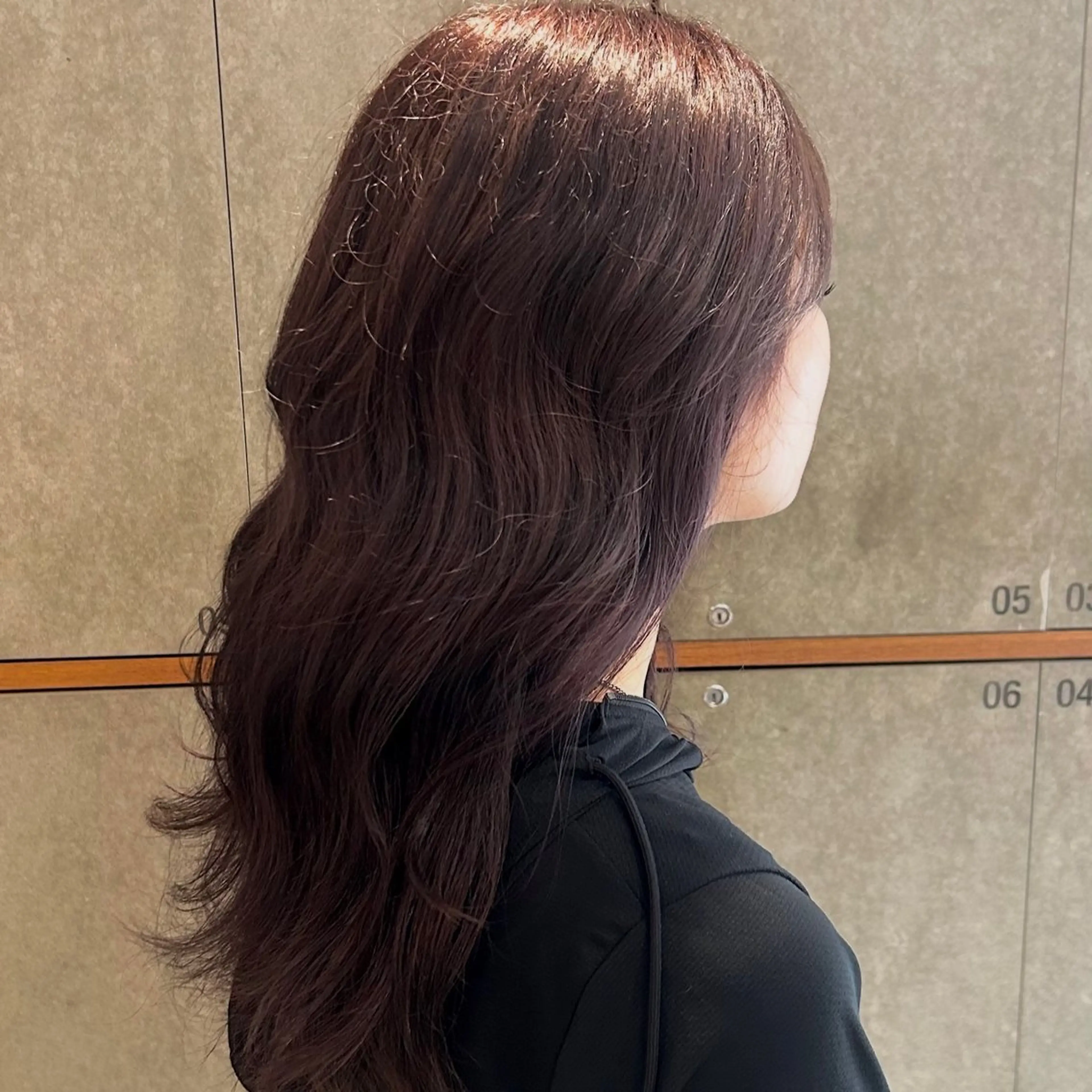 カラー グレージュ ラベンダーカラー ラベンダーグレージュ ラベンダーグレー ココナ./ 艶っぽカラーのヘアスタイル