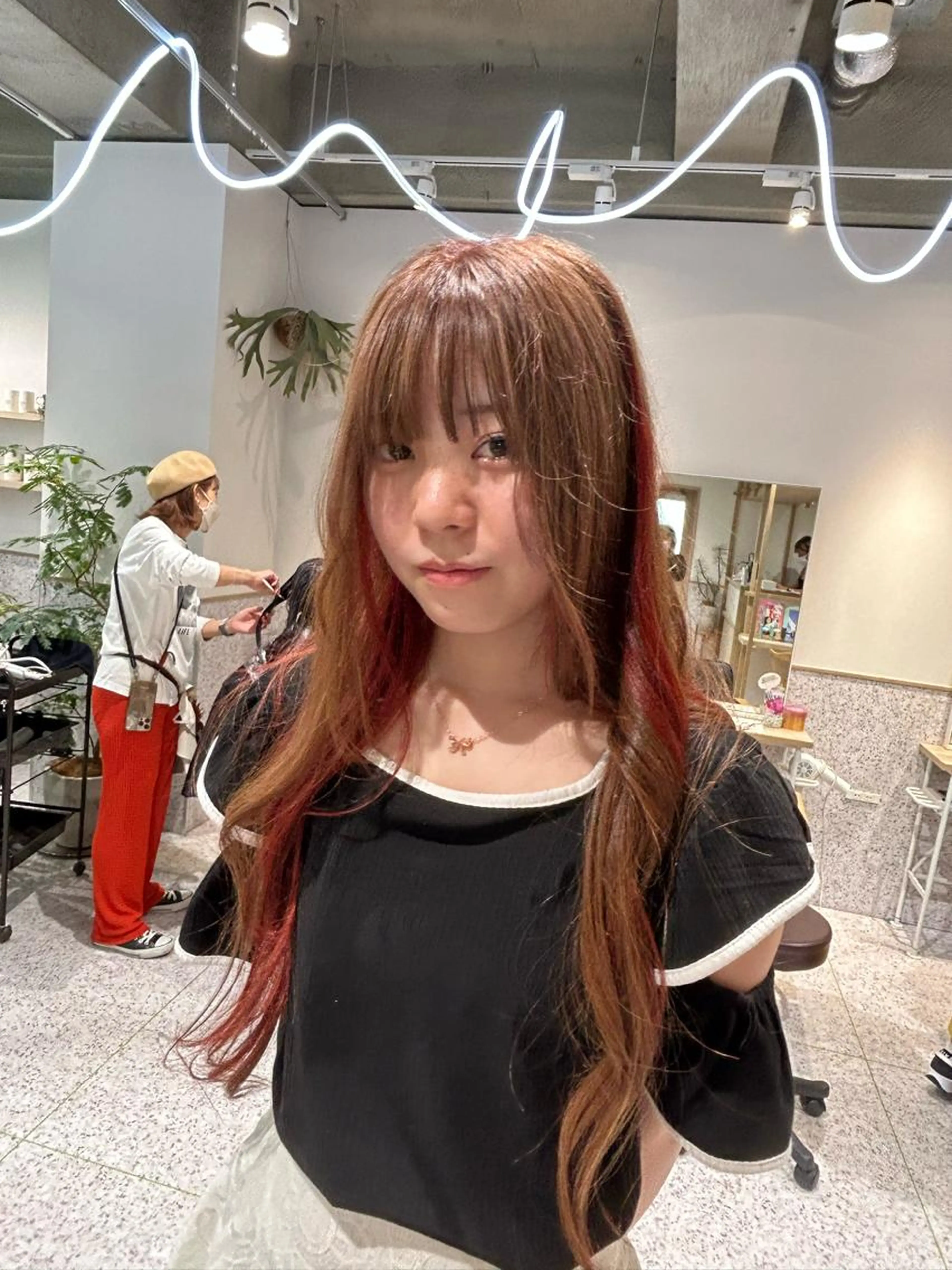 💗インナーカラーまたはイヤリングカラー (ブリーチ込み)💗の写真