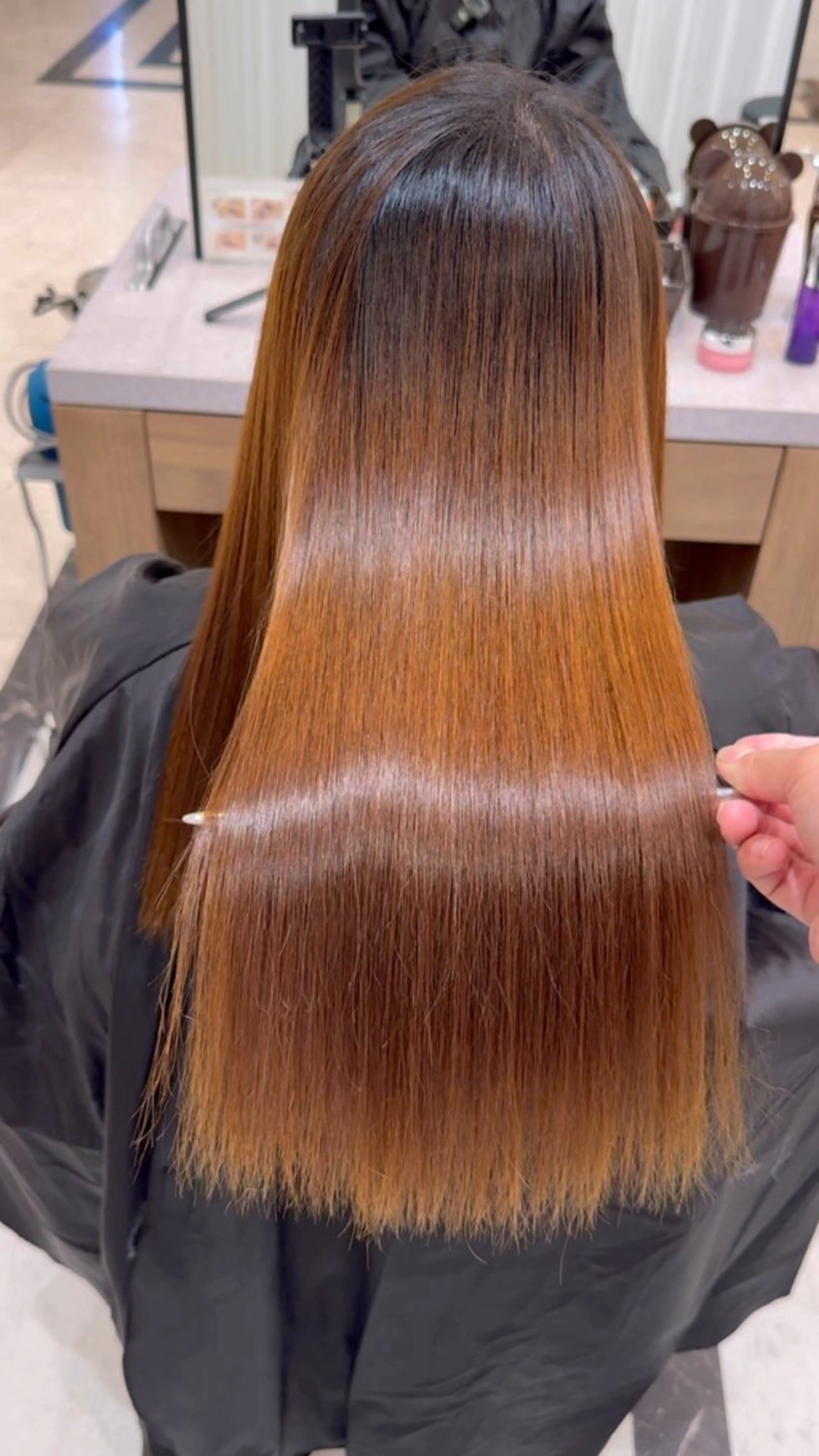 セミロング カット 縮毛矯正 トリートメント ガレリアエレガンテ　サカエテン所属・田中俊　縮毛矯正 髪質改善のヘアスタイル