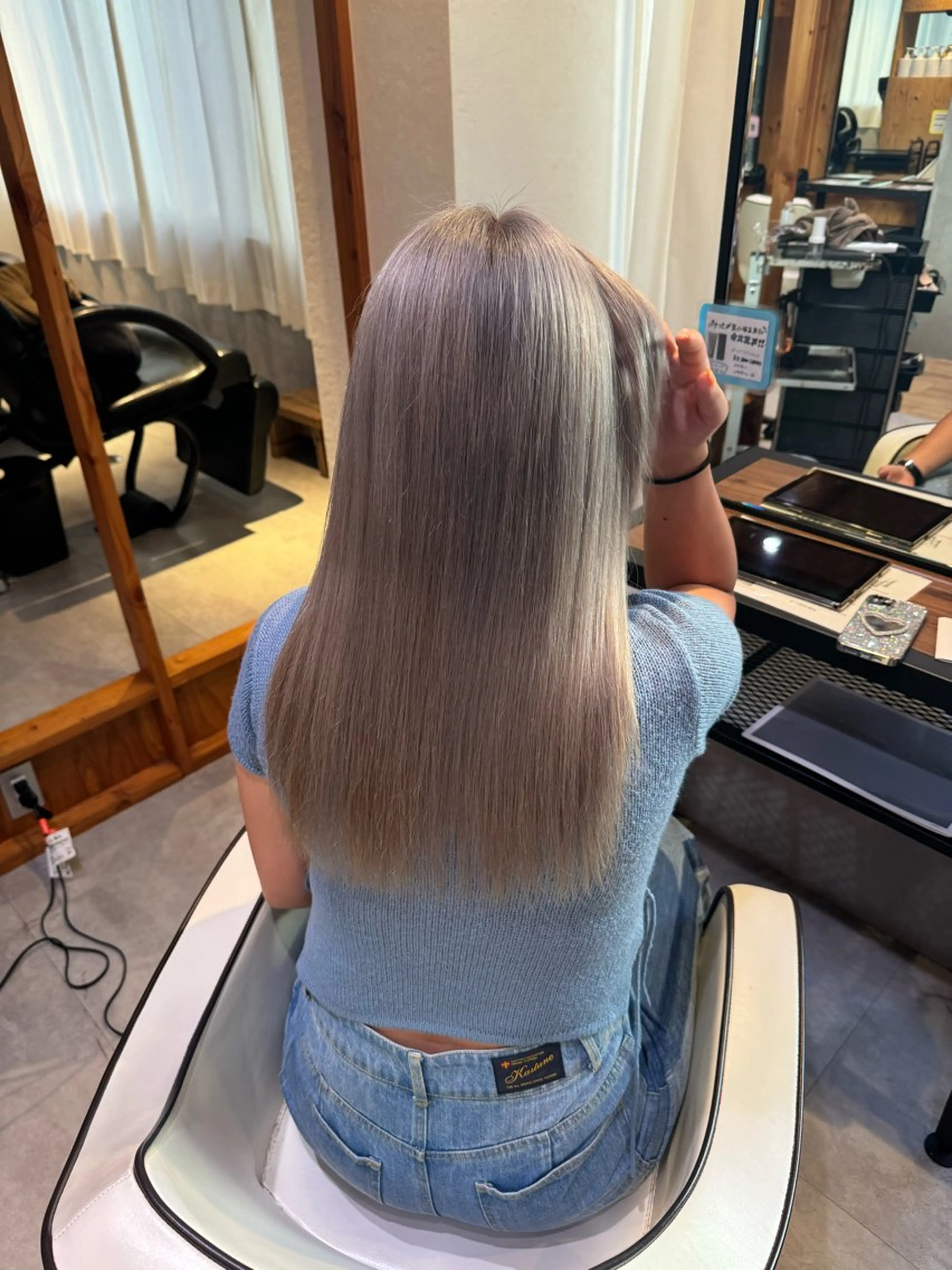 《🌷冬限定価格🌷》Wカラー(ブリーチリタッチ)🥣(⚠️ロング料金あり)⚠️5cm以上のリタッチ+¥500の写真