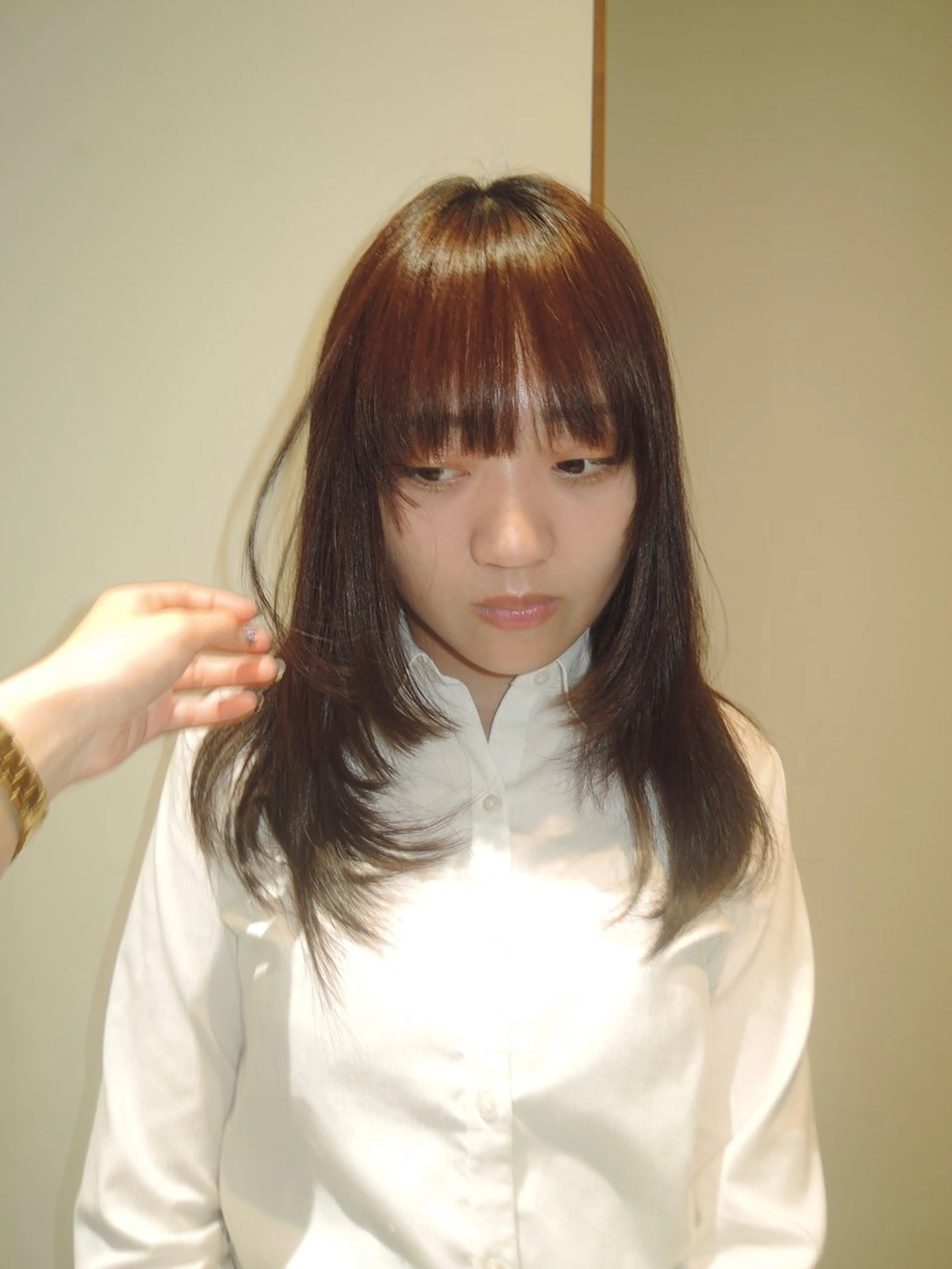 セミロング レイヤーカット YUI／レイヤー カット/透明感カラーのヘアスタイル